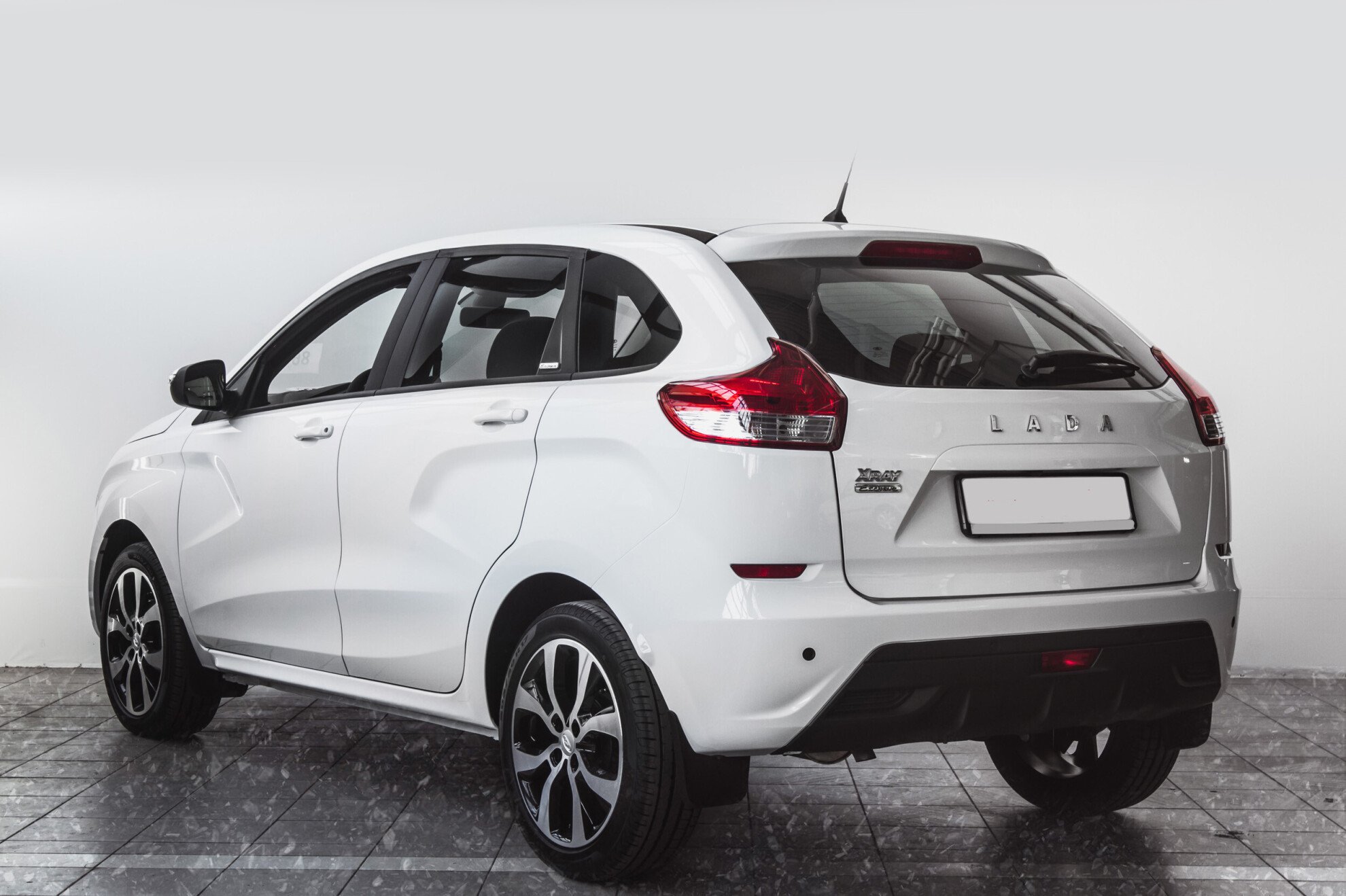 LADA (ВАЗ) XRAY, I 1.8 MT (122 л.с.)