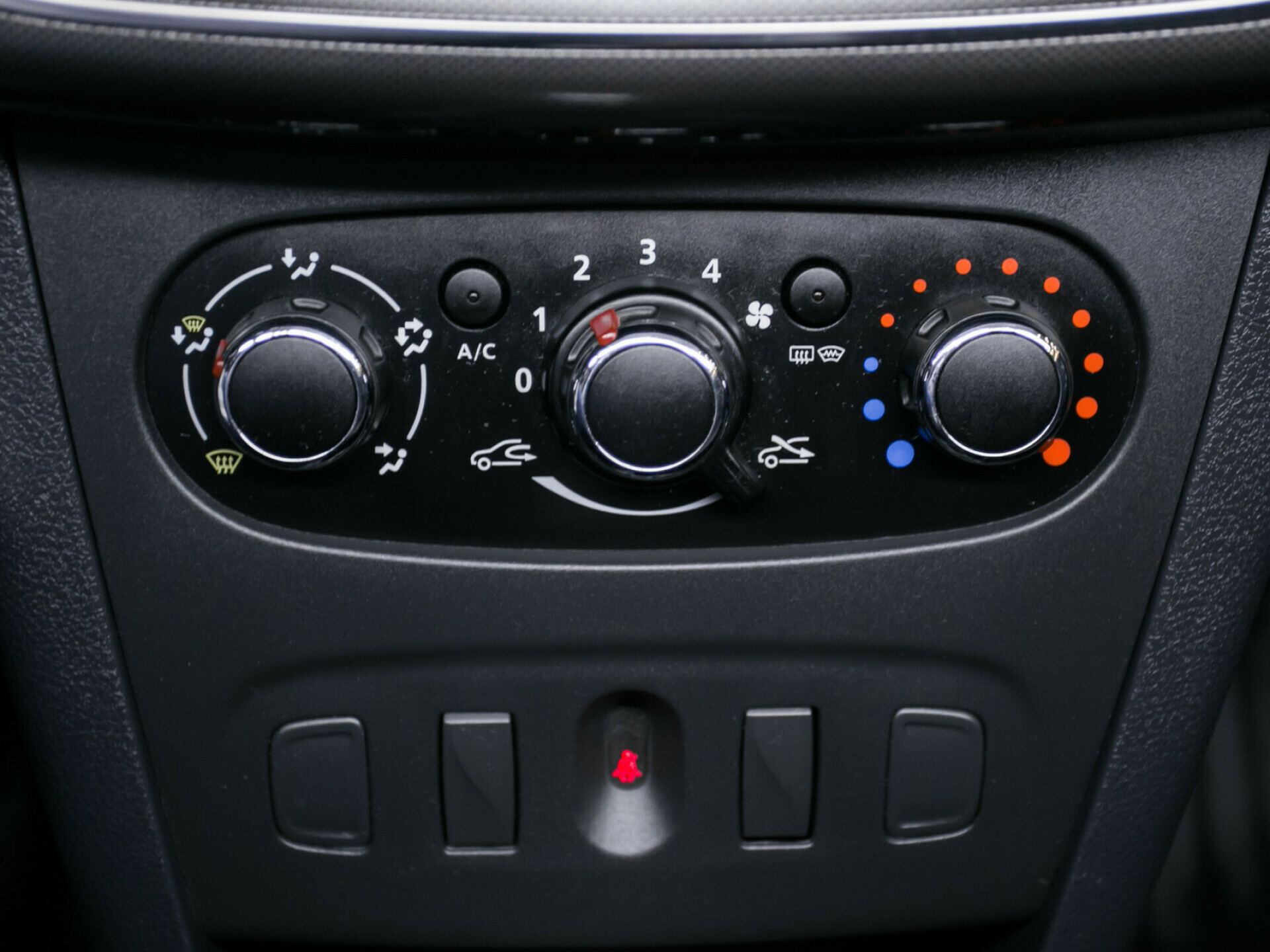 Renault Logan, II Рестайлинг Stepway 1.6 CVT (113 л.с.)