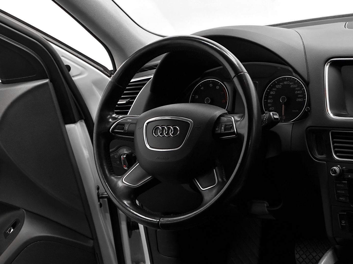 Audi Q5, I (8R) Рестайлинг 2.0 AT (225 л.с.) 4WD