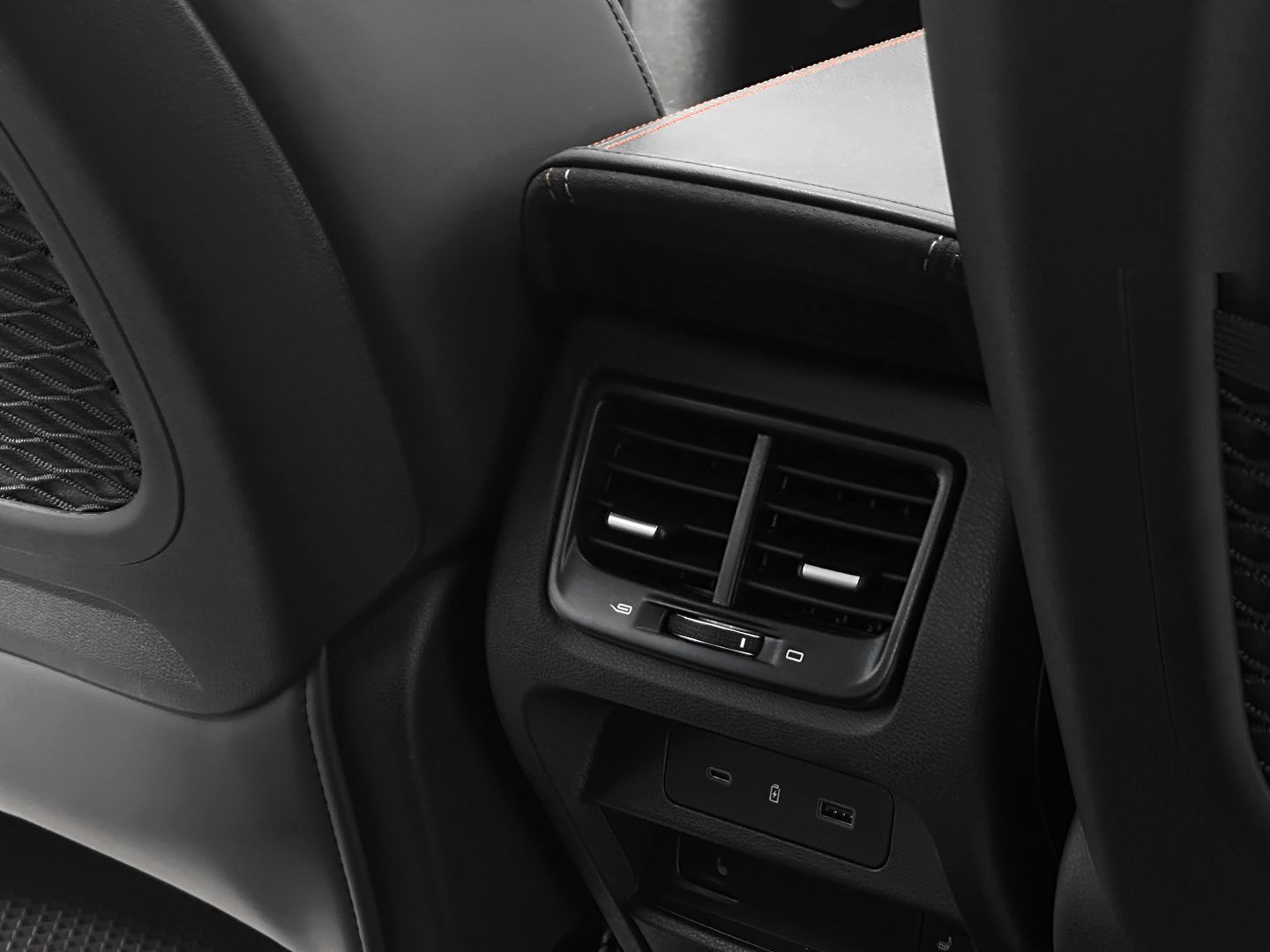Geely Tugella, I Рестайлинг 2.0 AT (238 л.с.) 4WD