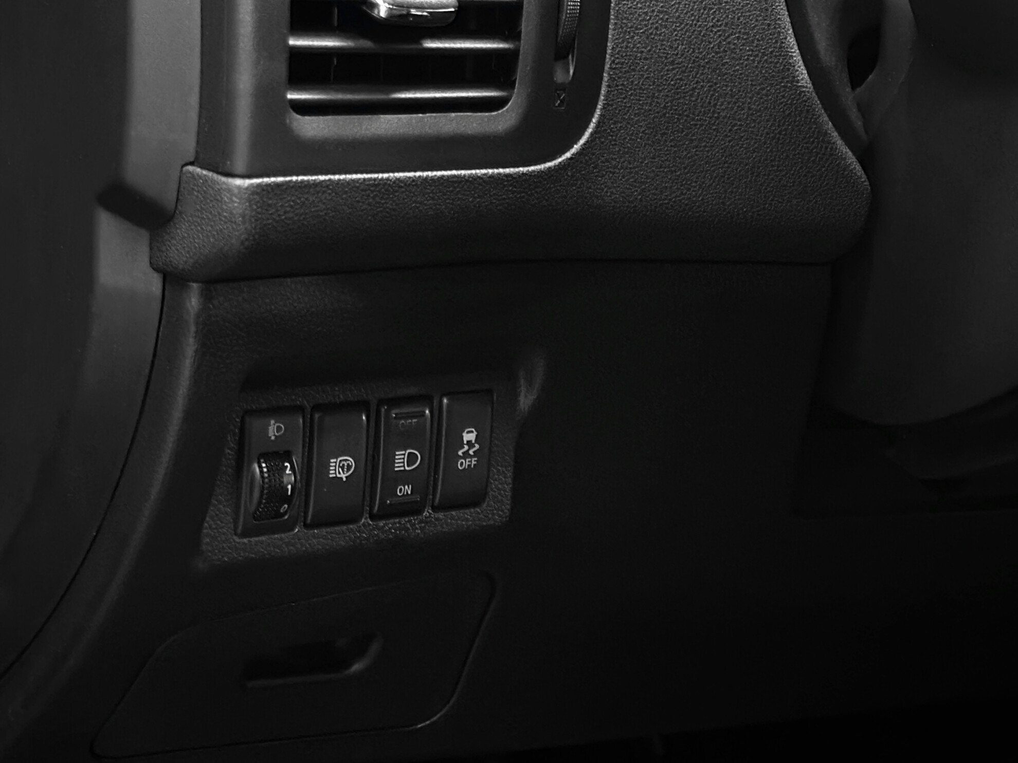 Nissan X-Trail, II Рестайлинг 2.0 CVT (141 л.с.) 4WD
