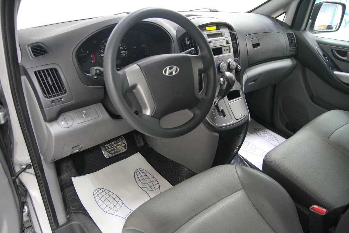 Hyundai Grand Starex, I 2.5d AT (145 л.с.)