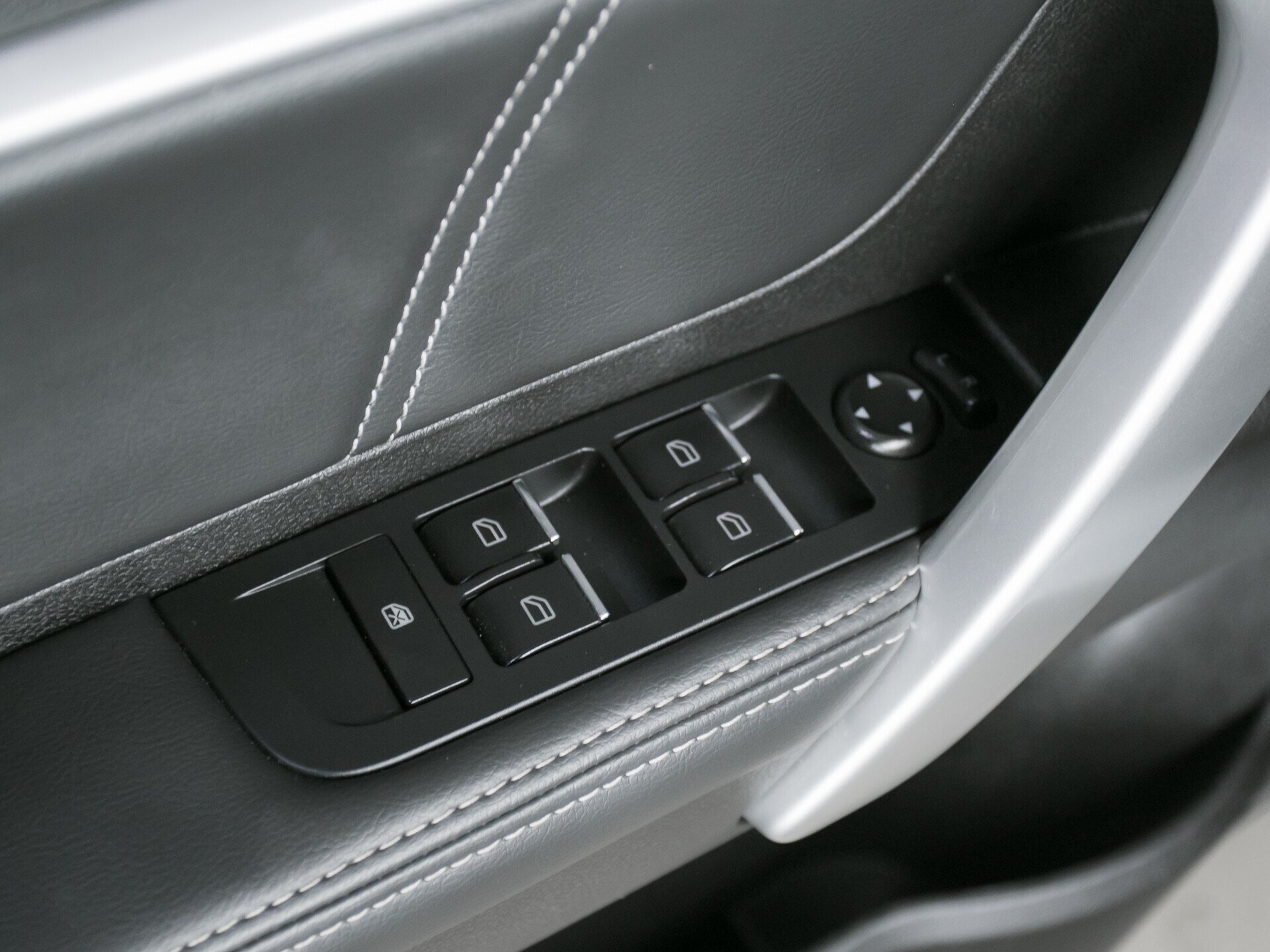 Geely Emgrand 7, I Рестайлинг 1.5 MT (103 л.с.)