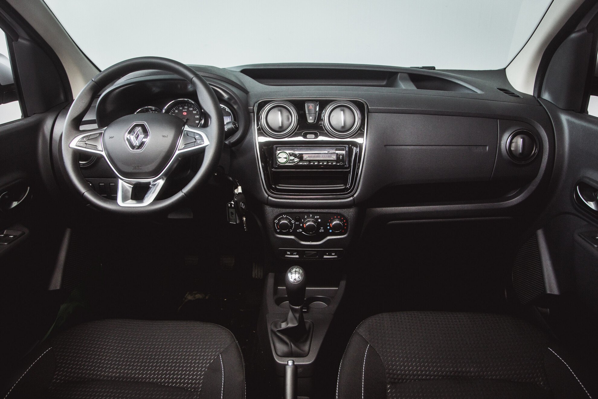 Renault Dokker, I 1.6 MT (82 л.с.)