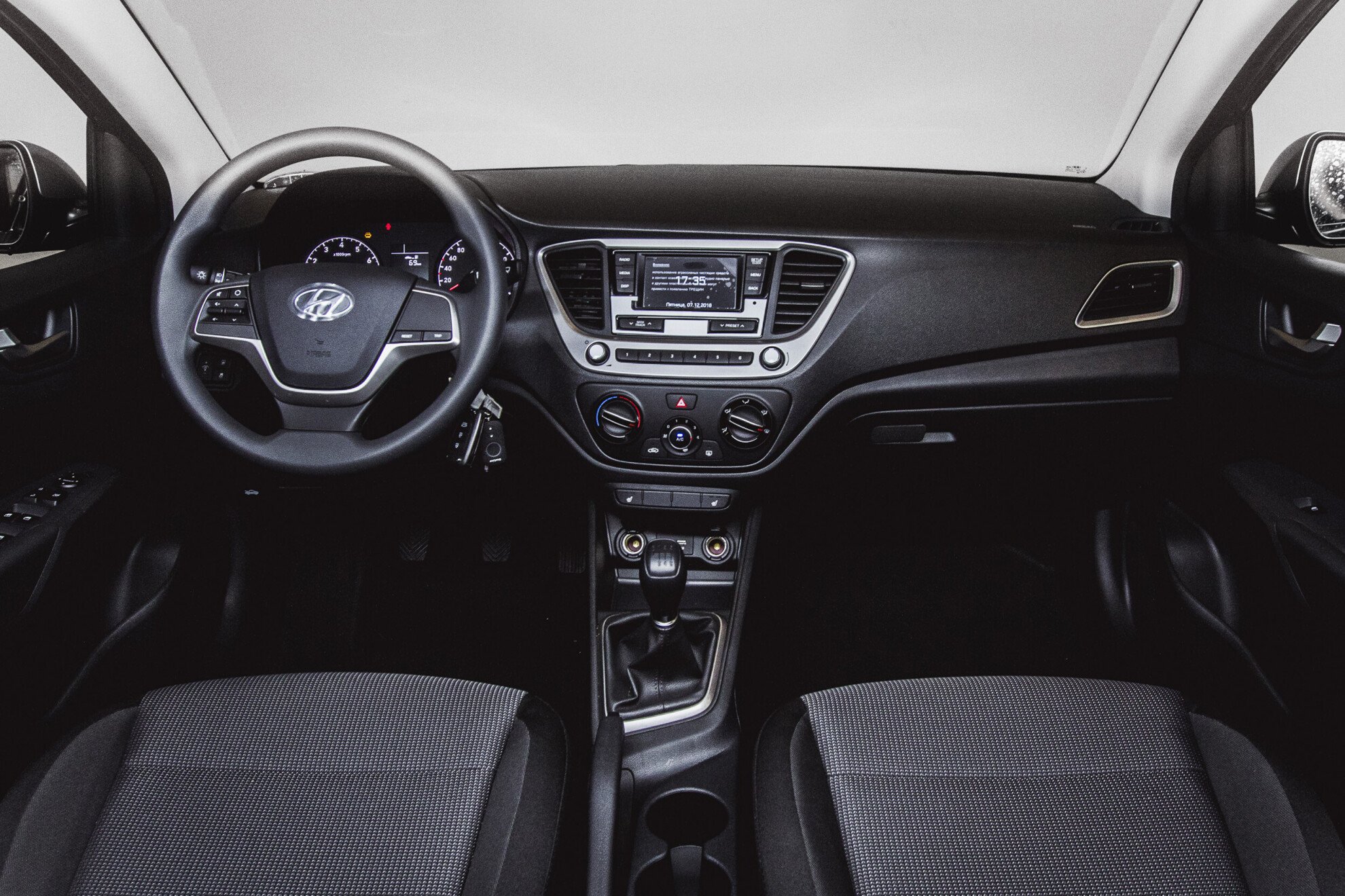 Hyundai Solaris, II 1.6 MT (123 л.с.)