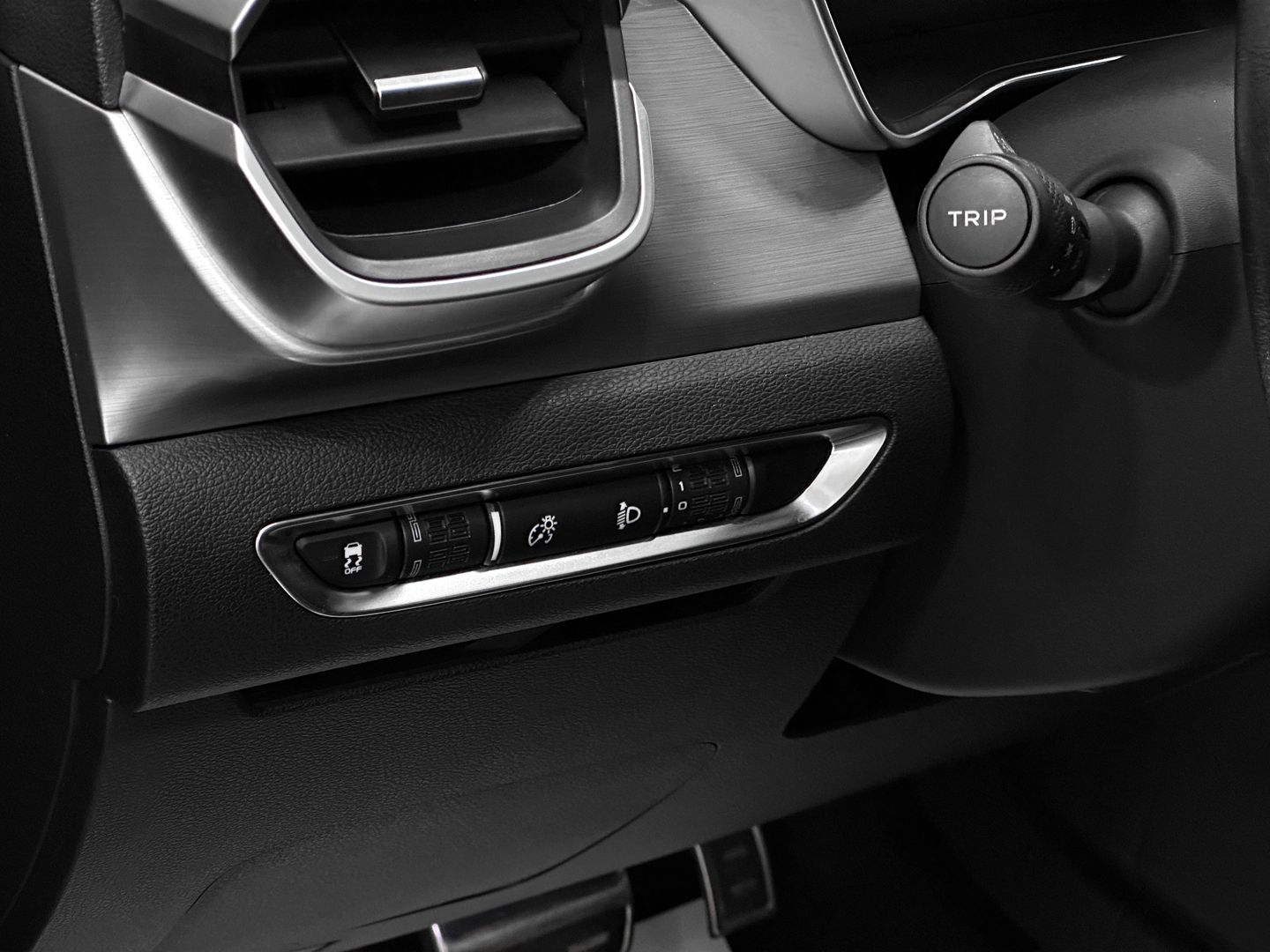 Geely Coolray, I 1.5 AMT (150 л.с.)