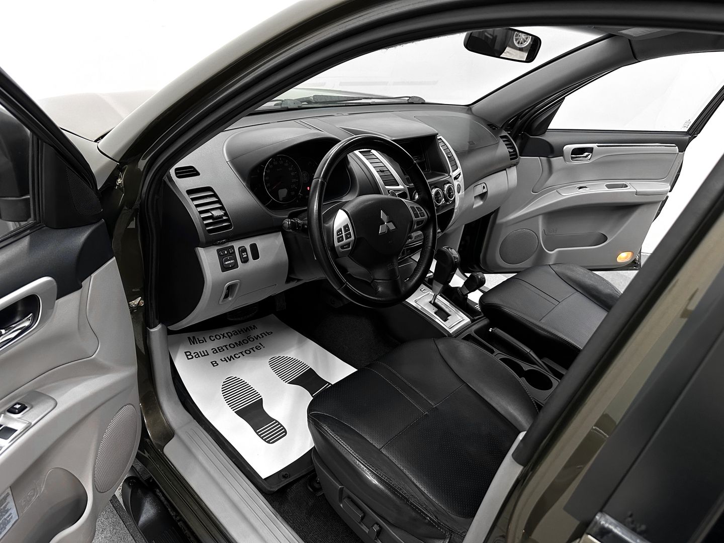 Mitsubishi Pajero Sport, II Рестайлинг 2.5d AT (178 л.с.) 4WD