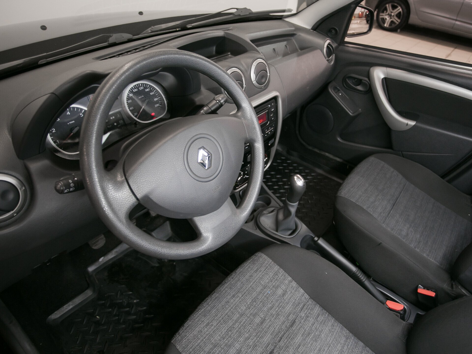 Renault Duster, I 1.6 MT (102 л.с.)