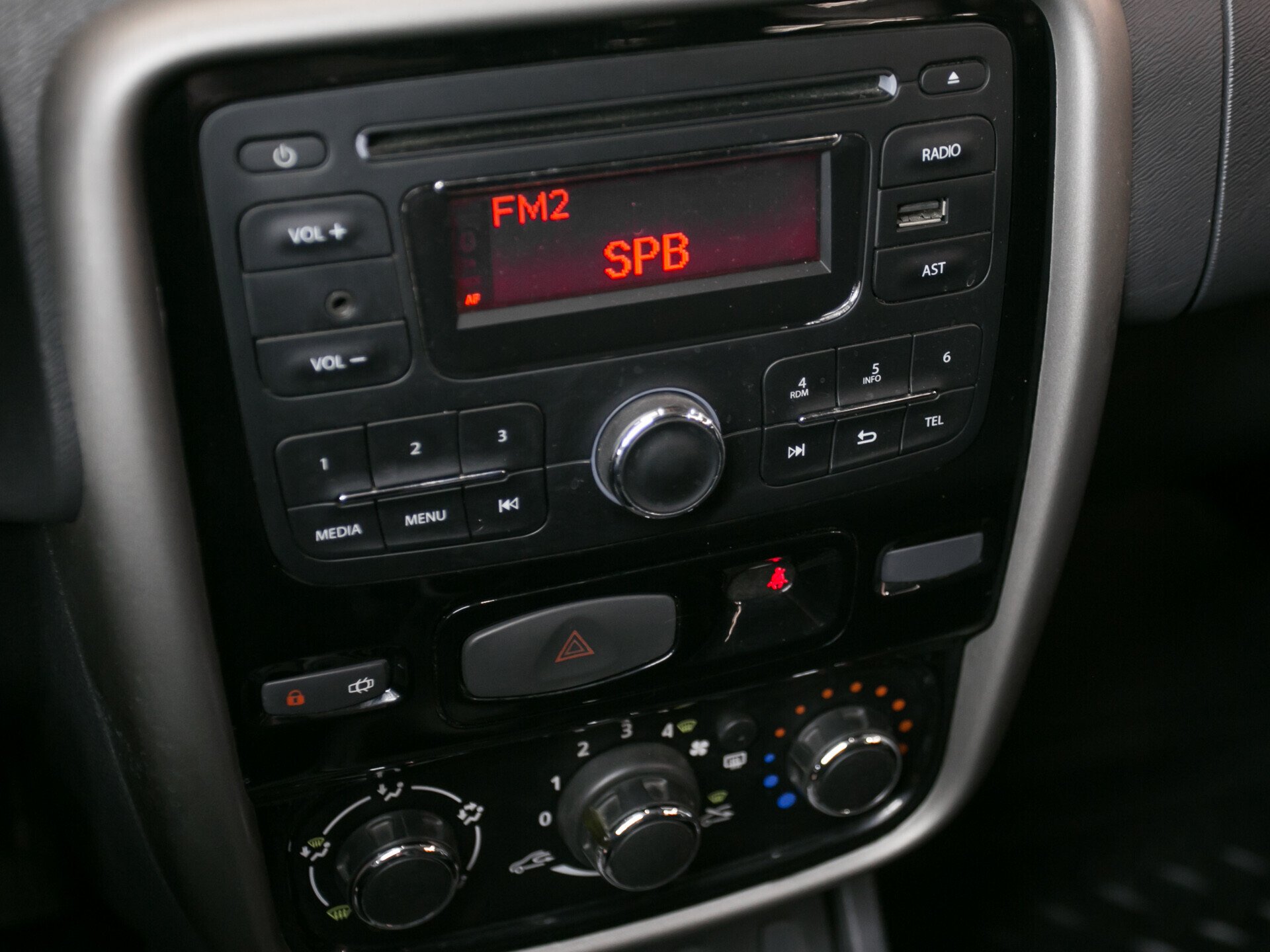 Renault Duster, I 1.6 MT (102 л.с.)