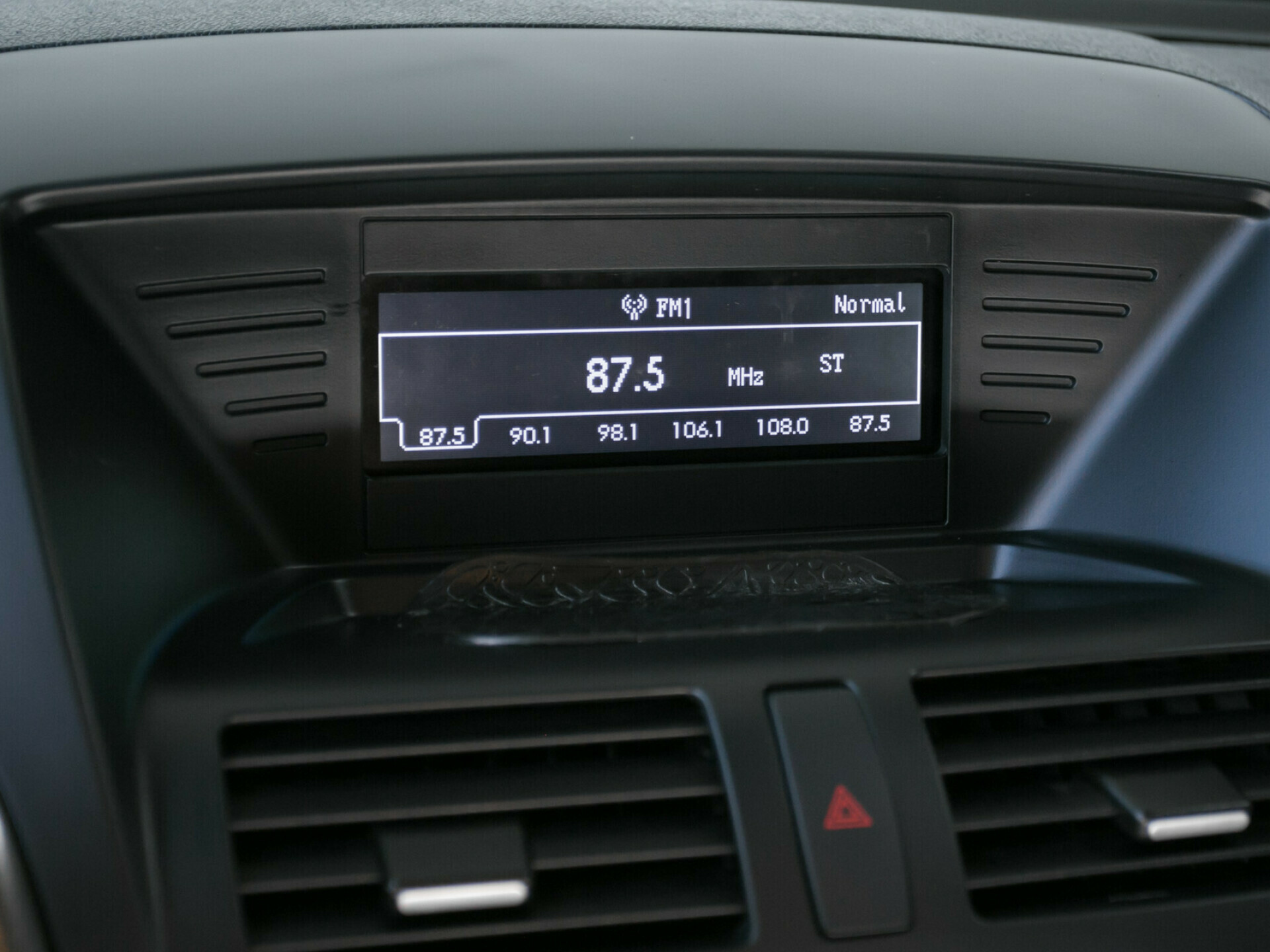 FAW Besturn X80, I 2.0 AT (142 л.с.)