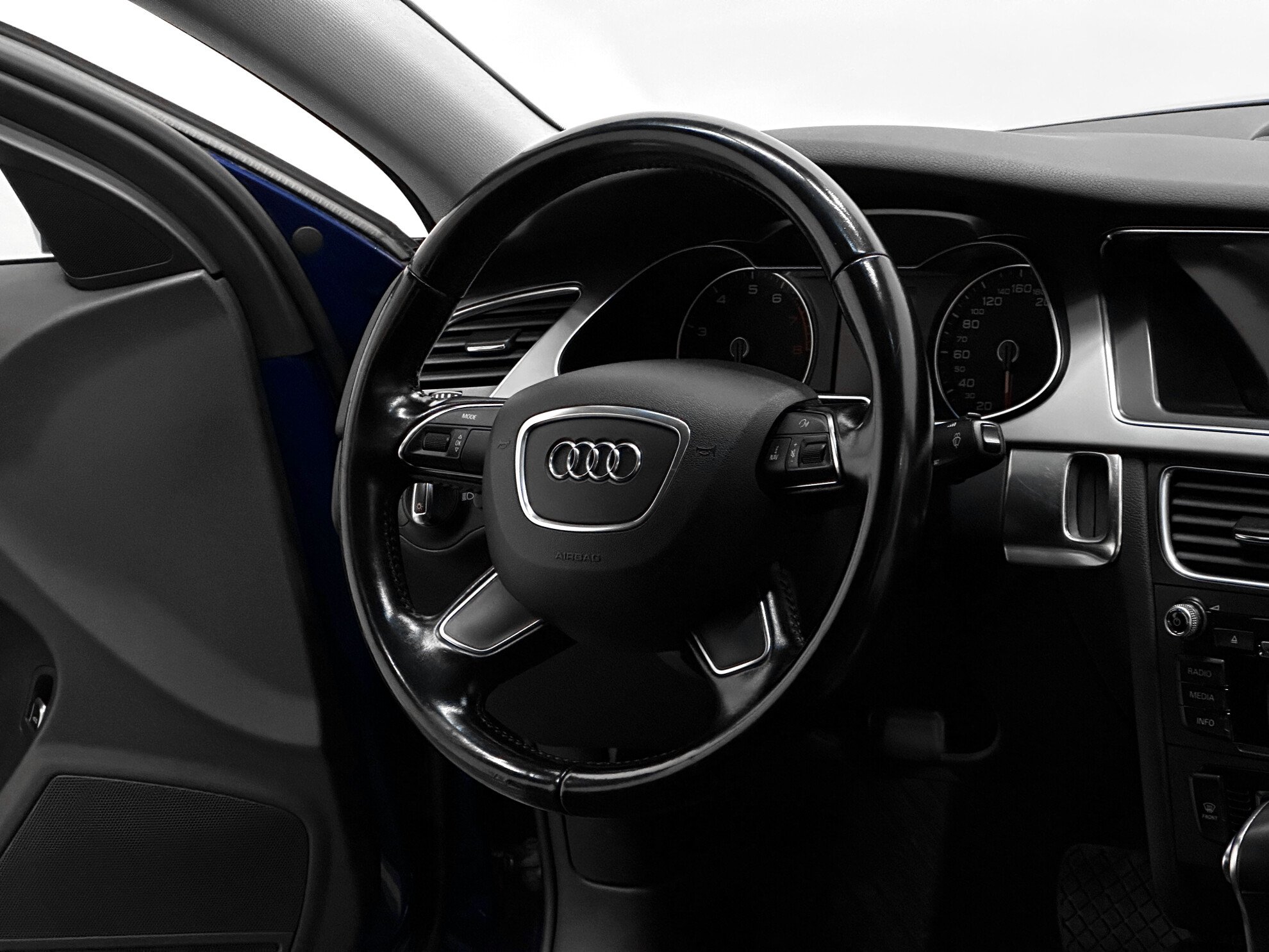 Audi A4, IV (B8) Рестайлинг 1.8 CVT (170 л.с.)