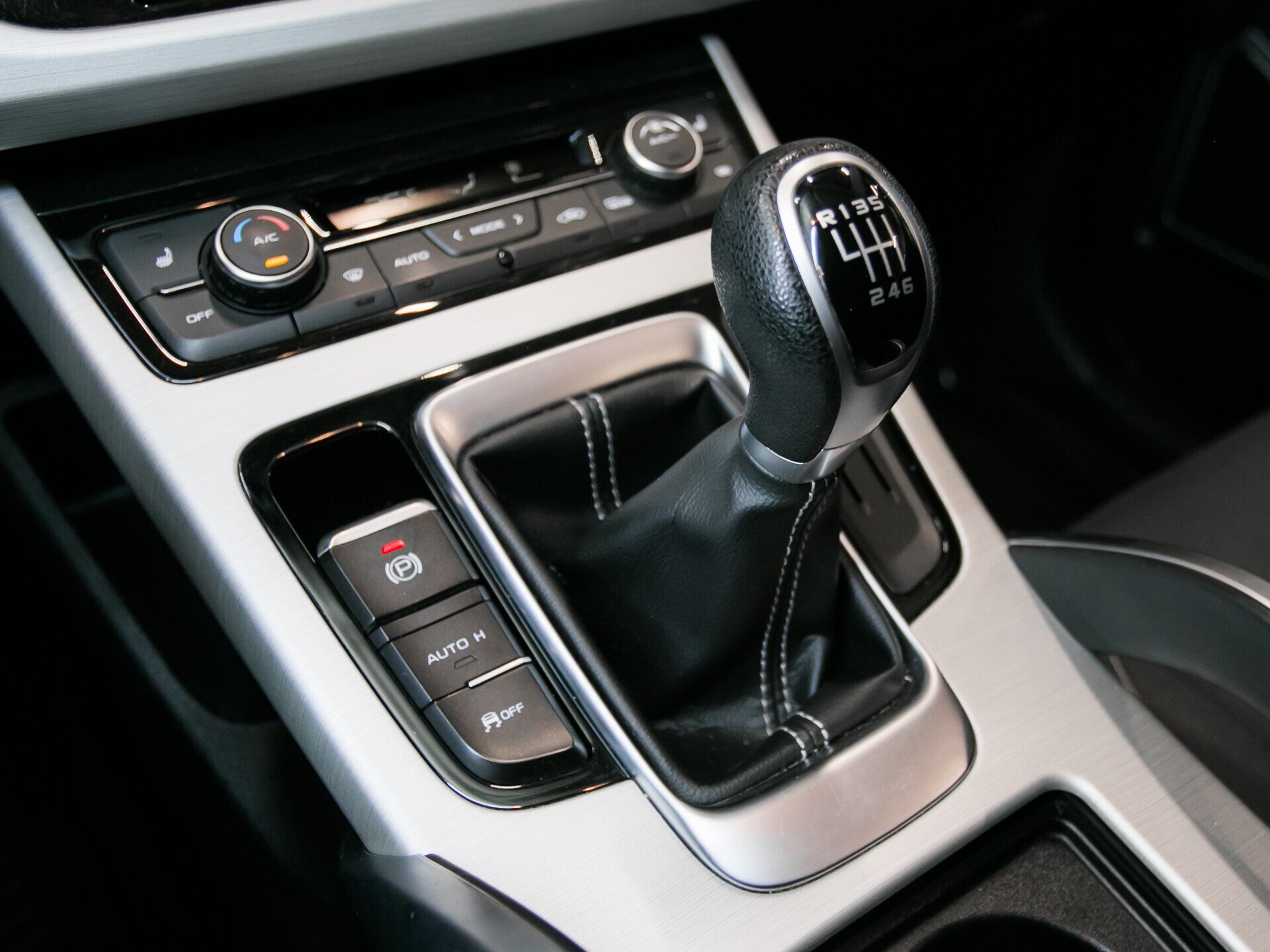 Geely Atlas, I 2.0 MT (139 л.с.)