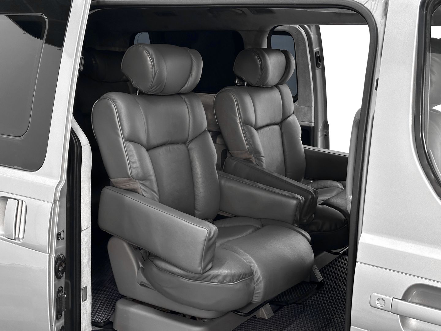 Hyundai Grand Starex, I 2.5d AT (145 л.с.)