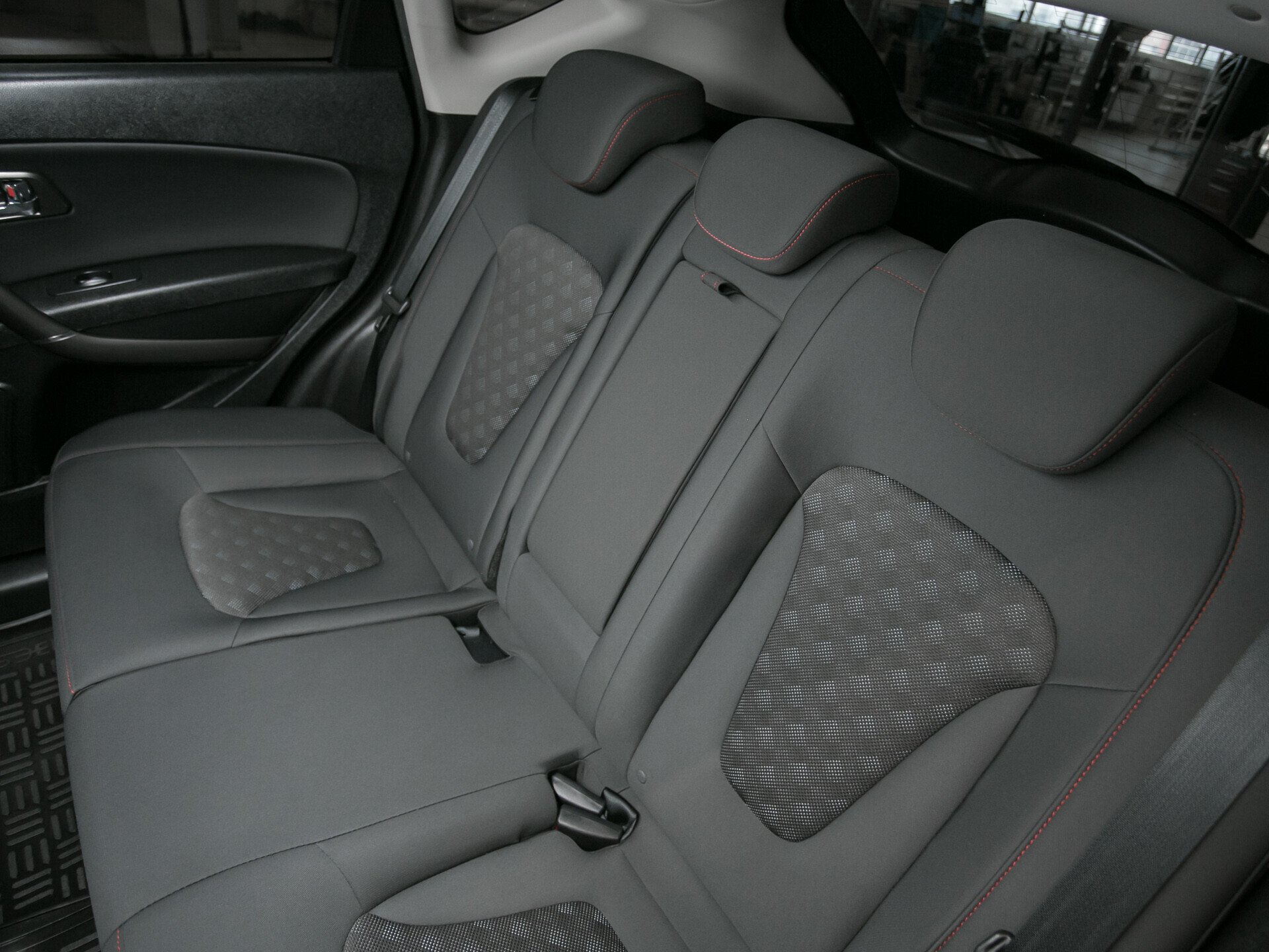 FAW Besturn X80, I 2.0 AT (142 л.с.)