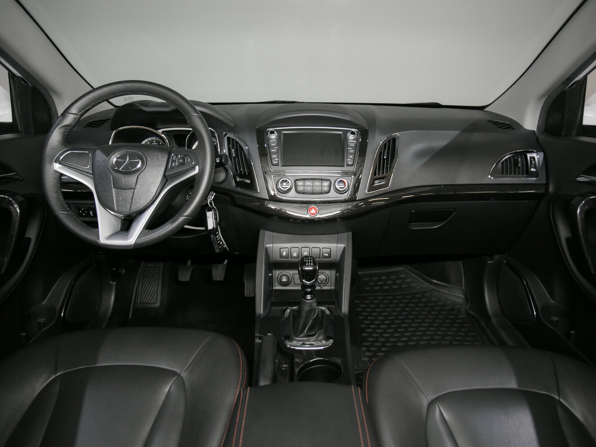 JAC S5 (Eagle), I Рестайлинг 2.0 MT (150 л.с.)