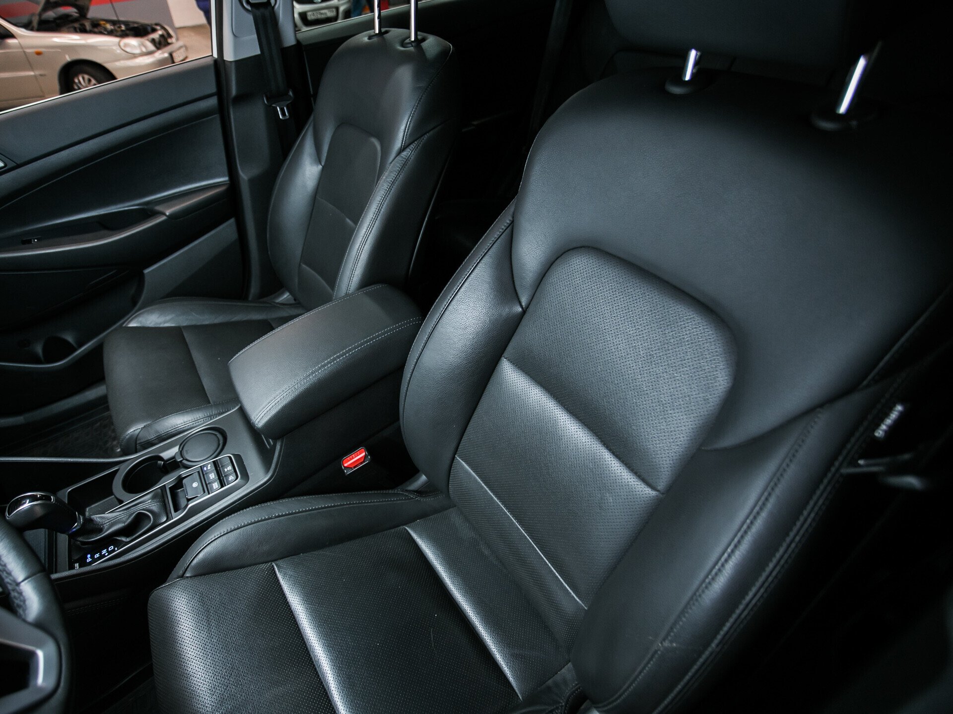 Hyundai Tucson, III 2.0d AT (185 л.с.) 4WD