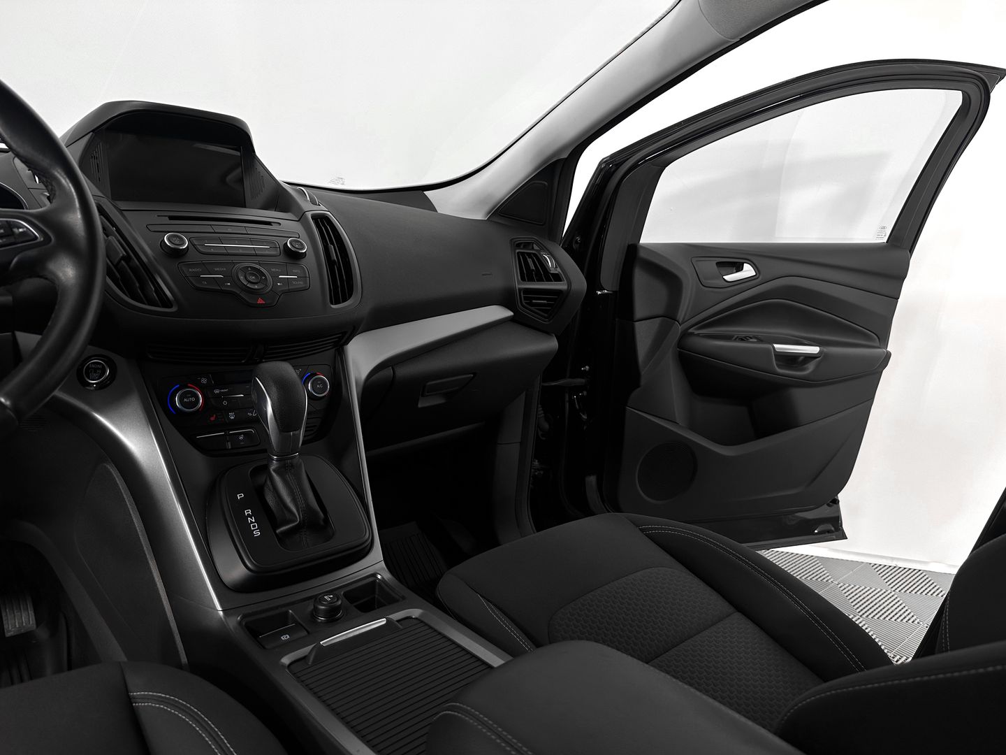 Ford Kuga, II Рестайлинг 2.5 AT (150 л.с.)