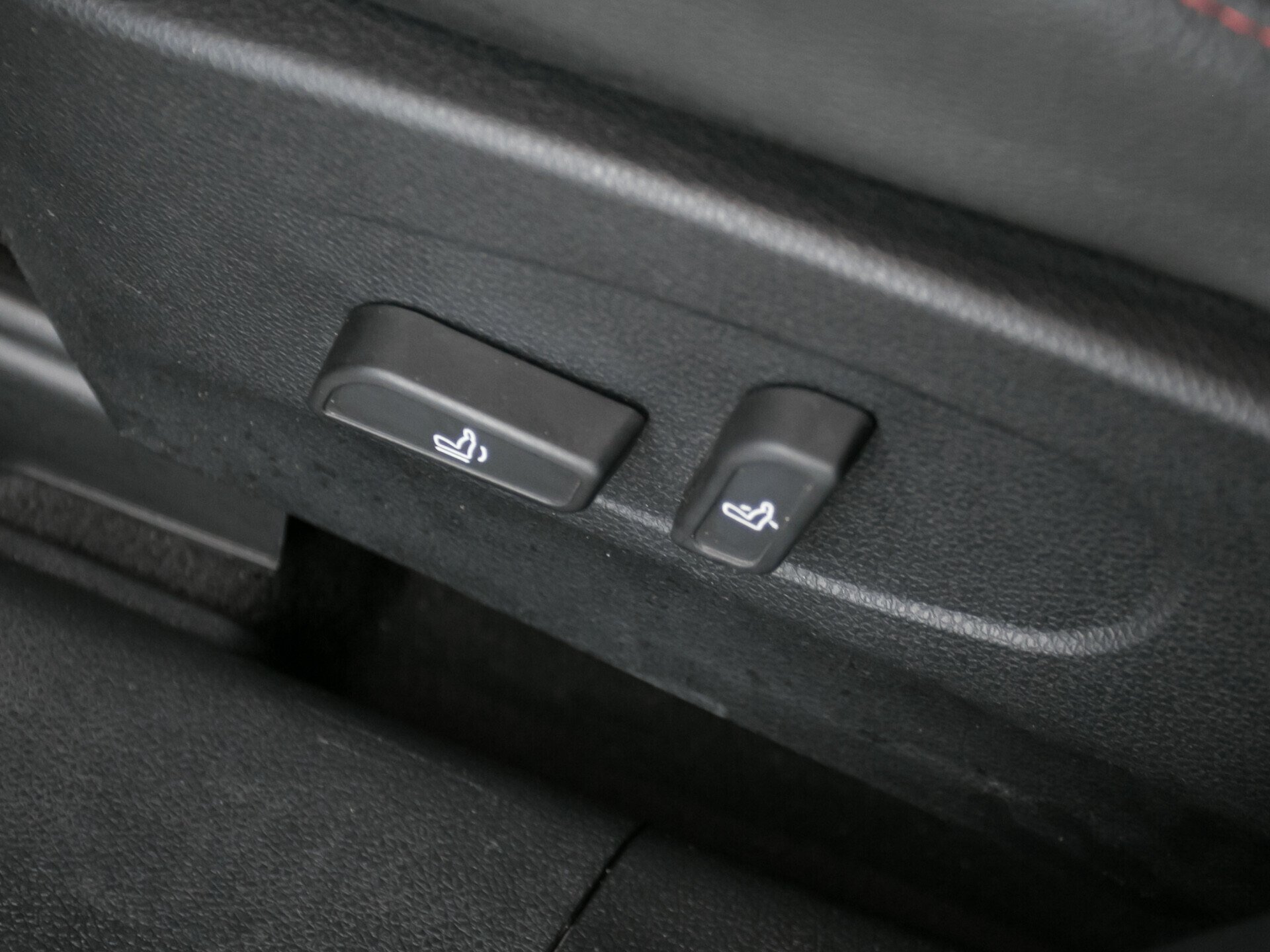 Dongfeng AX7, I 2.0 AT (140 л.с.)