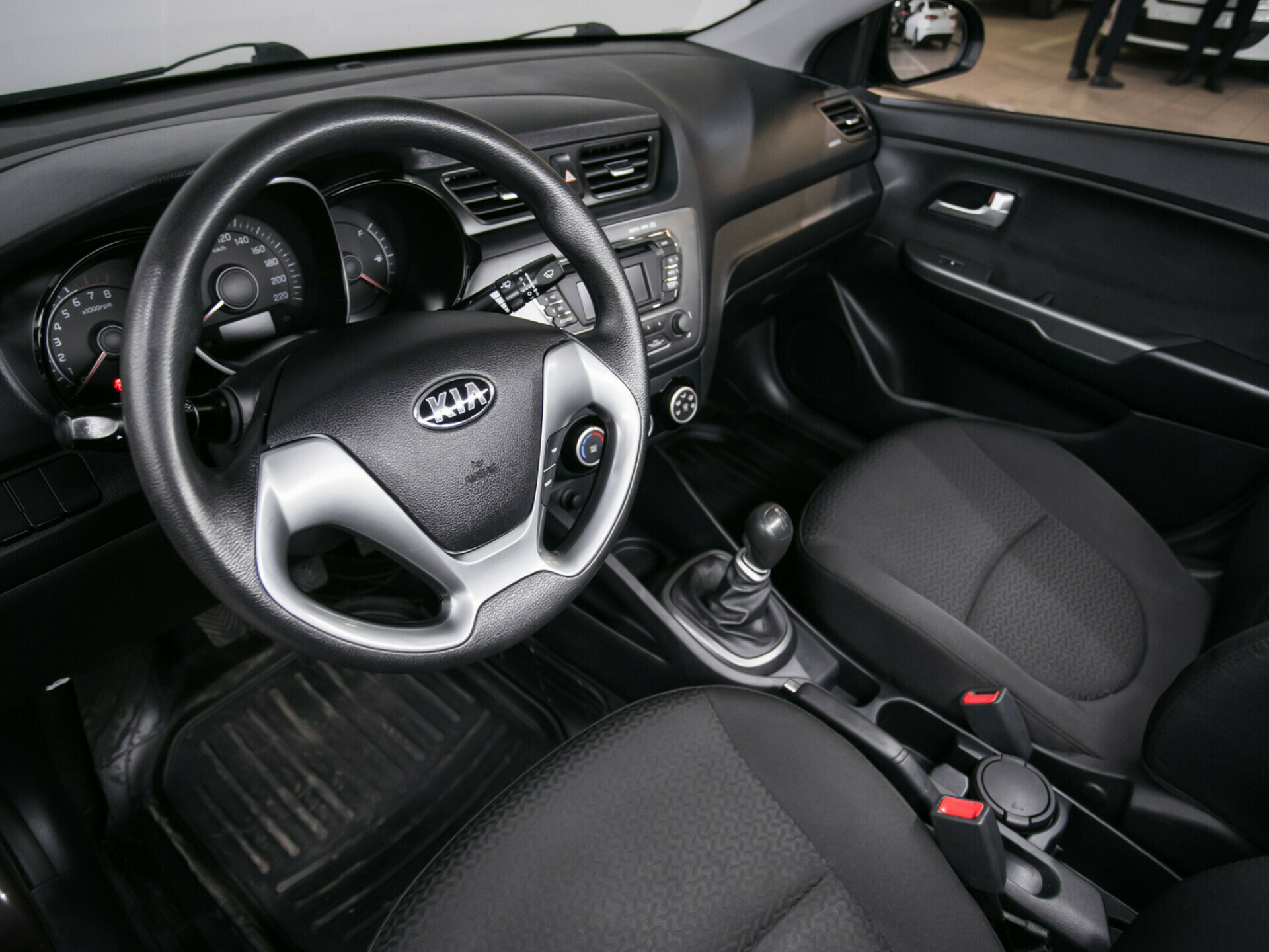 Kia Rio, III Рестайлинг 1.4 MT (107 л.с.)