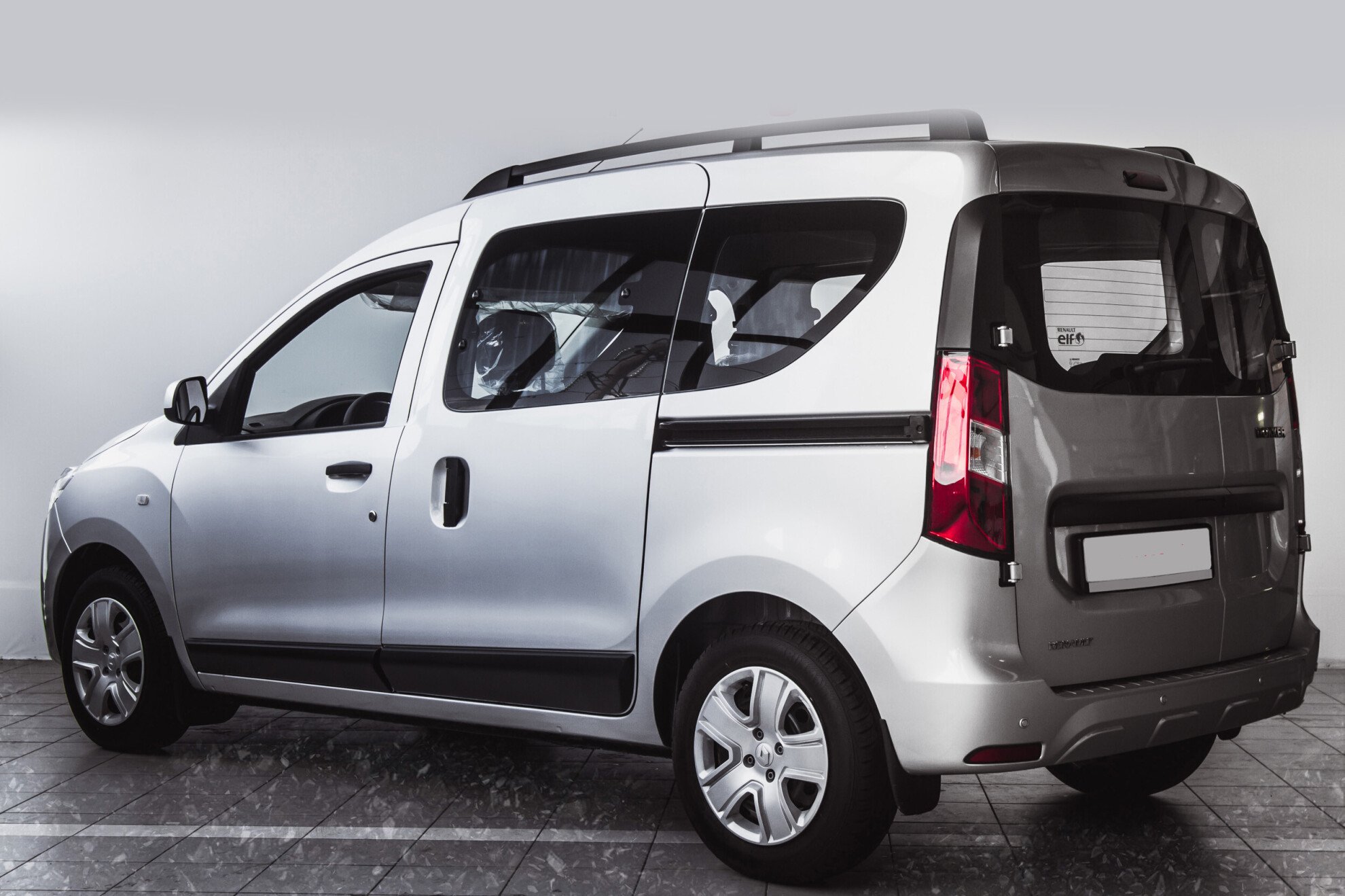 Renault Dokker, I 1.6 MT (82 л.с.)
