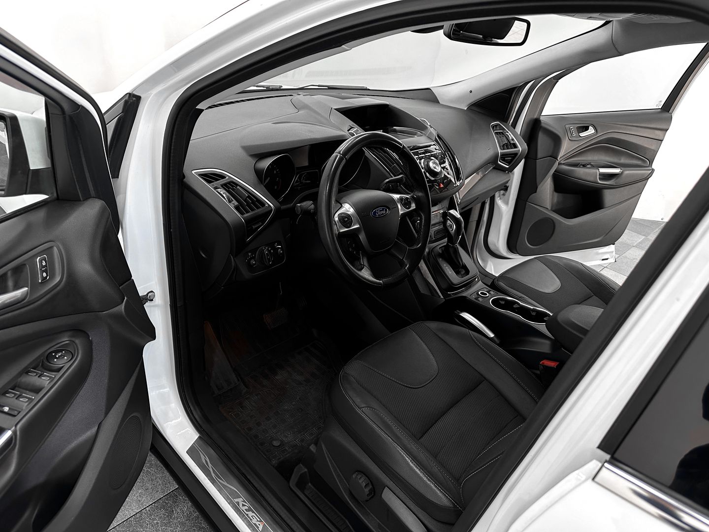 Ford Kuga, II 1.6 AT (150 л.с.) 4WD
