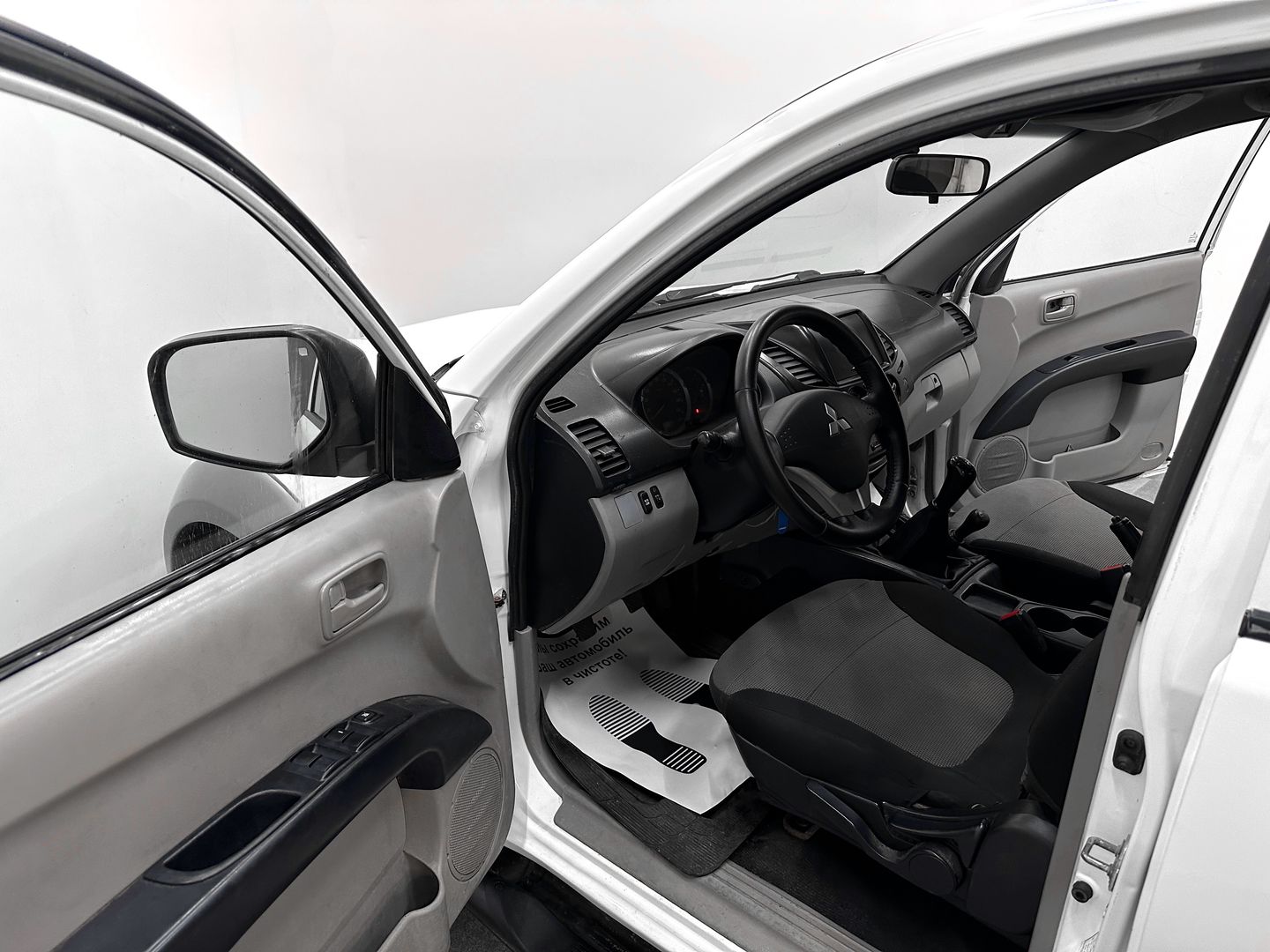 Mitsubishi L200, IV 2.5d MT (136 л.с.) 4WD
