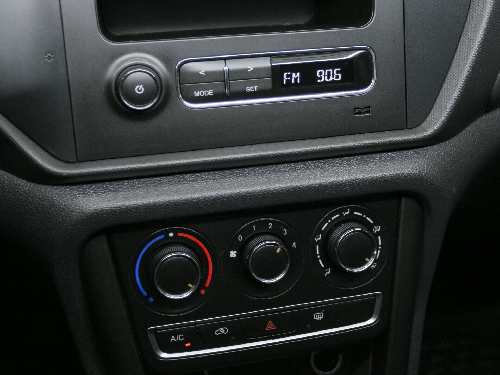 Chery Tiggo 3, I 1.6 MT (126 л.с.)
