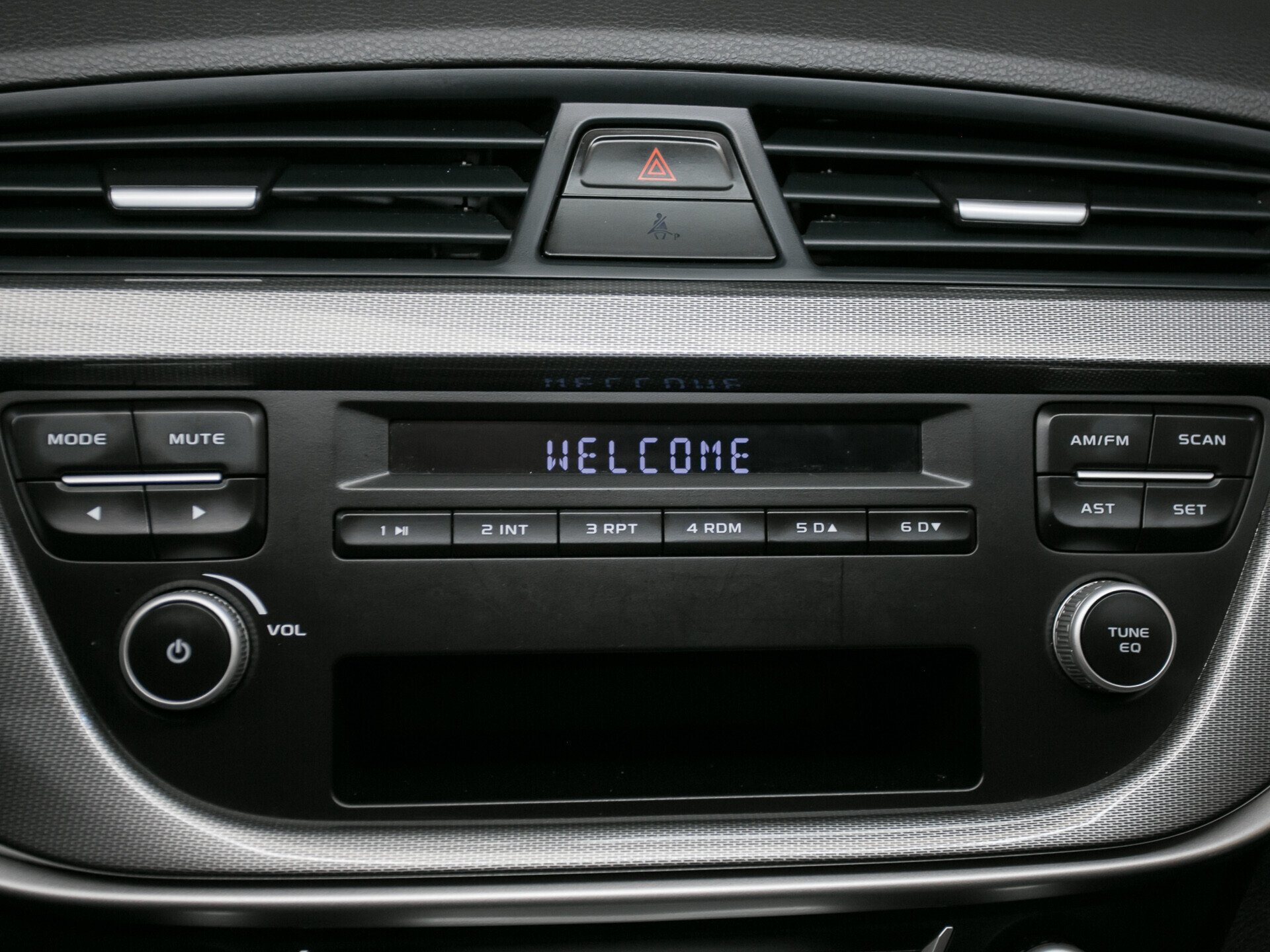 Geely Emgrand 7, I Рестайлинг 1.5 MT (103 л.с.)