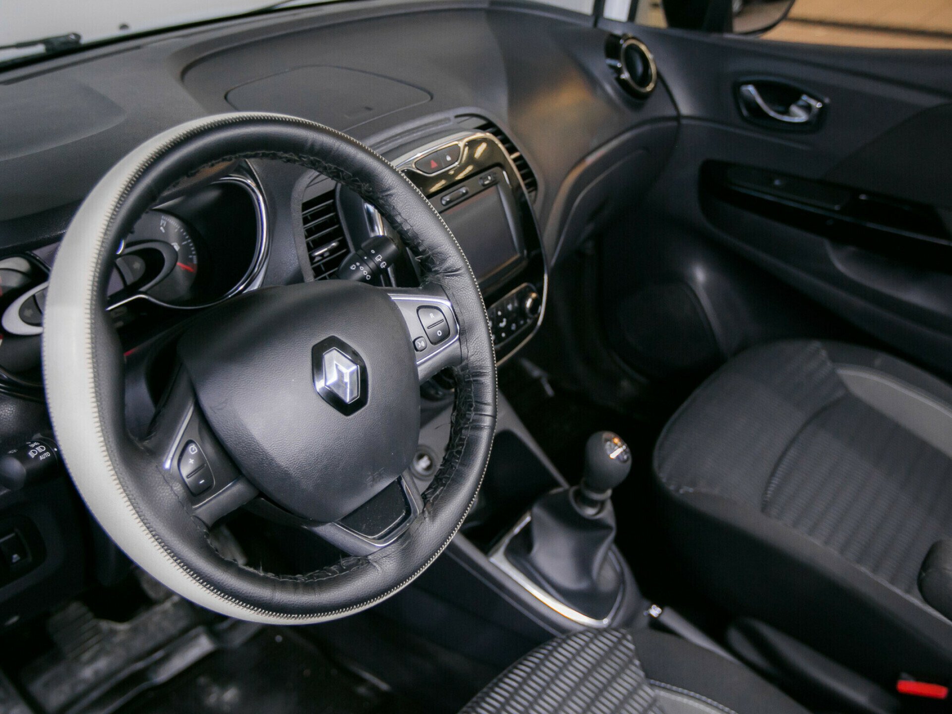 Renault Kaptur, I 2.0 MT (143 л.с.) 4WD
