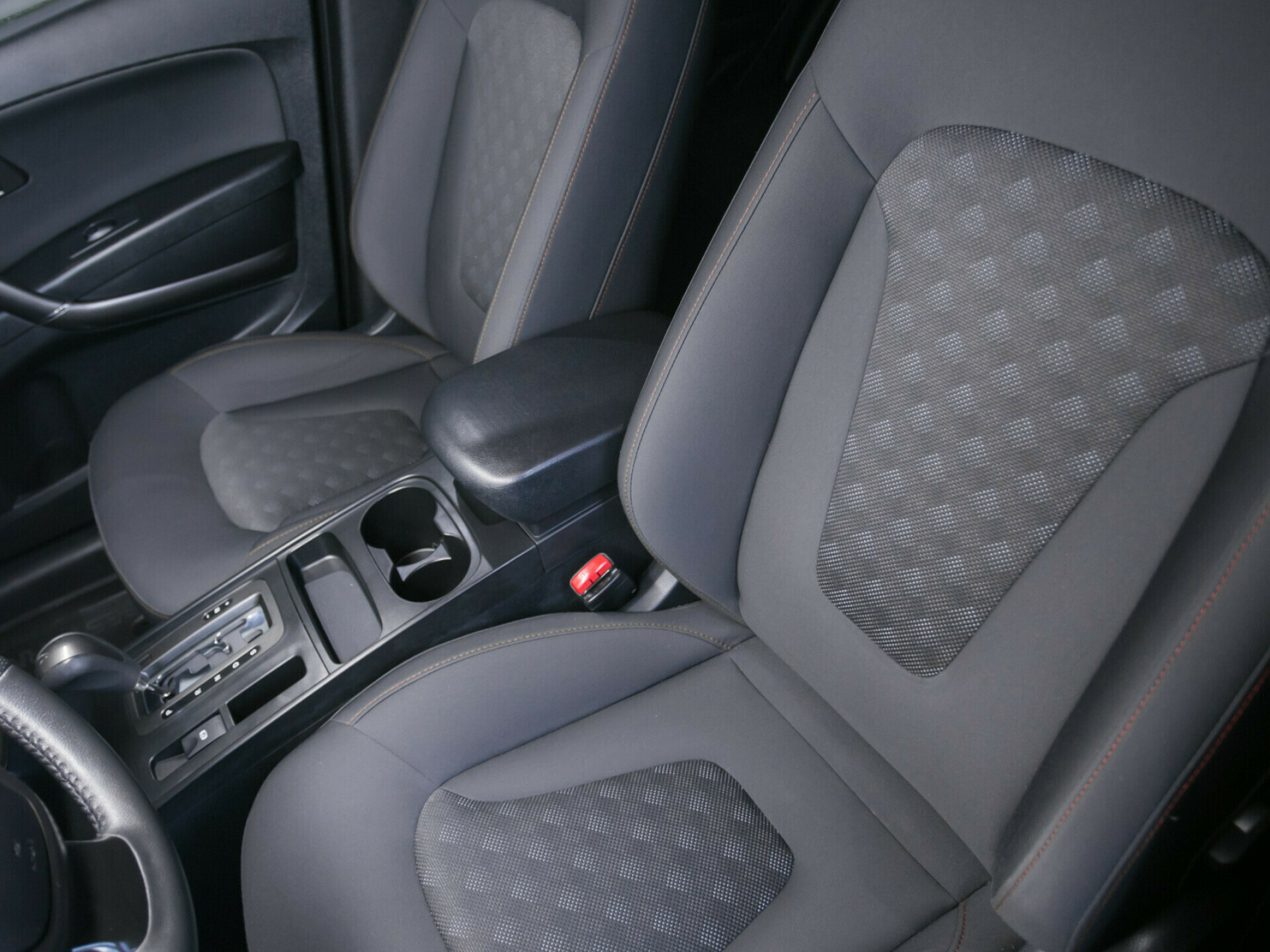 FAW Besturn X80, I 2.0 AT (142 л.с.)