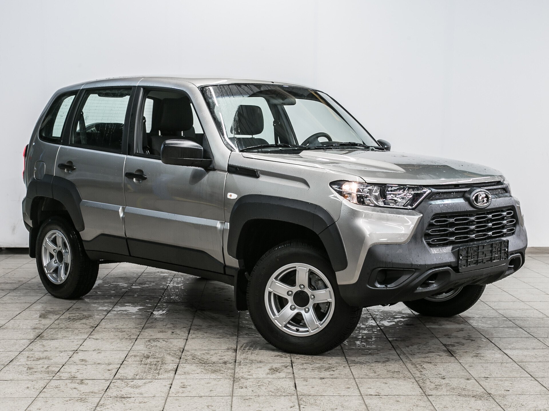LADA (ВАЗ) Niva, I Рестайлинг (Travel) 1.7 MT (80 л.с.) 4WD