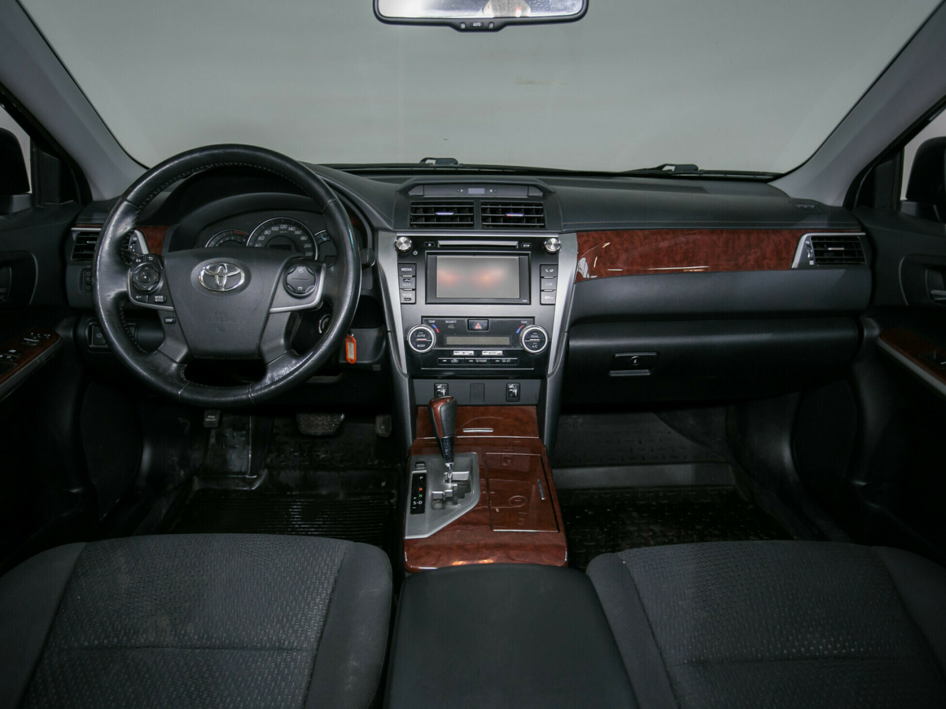 Toyota Camry, VII (XV50) 2.5 AT (181 л.с.)