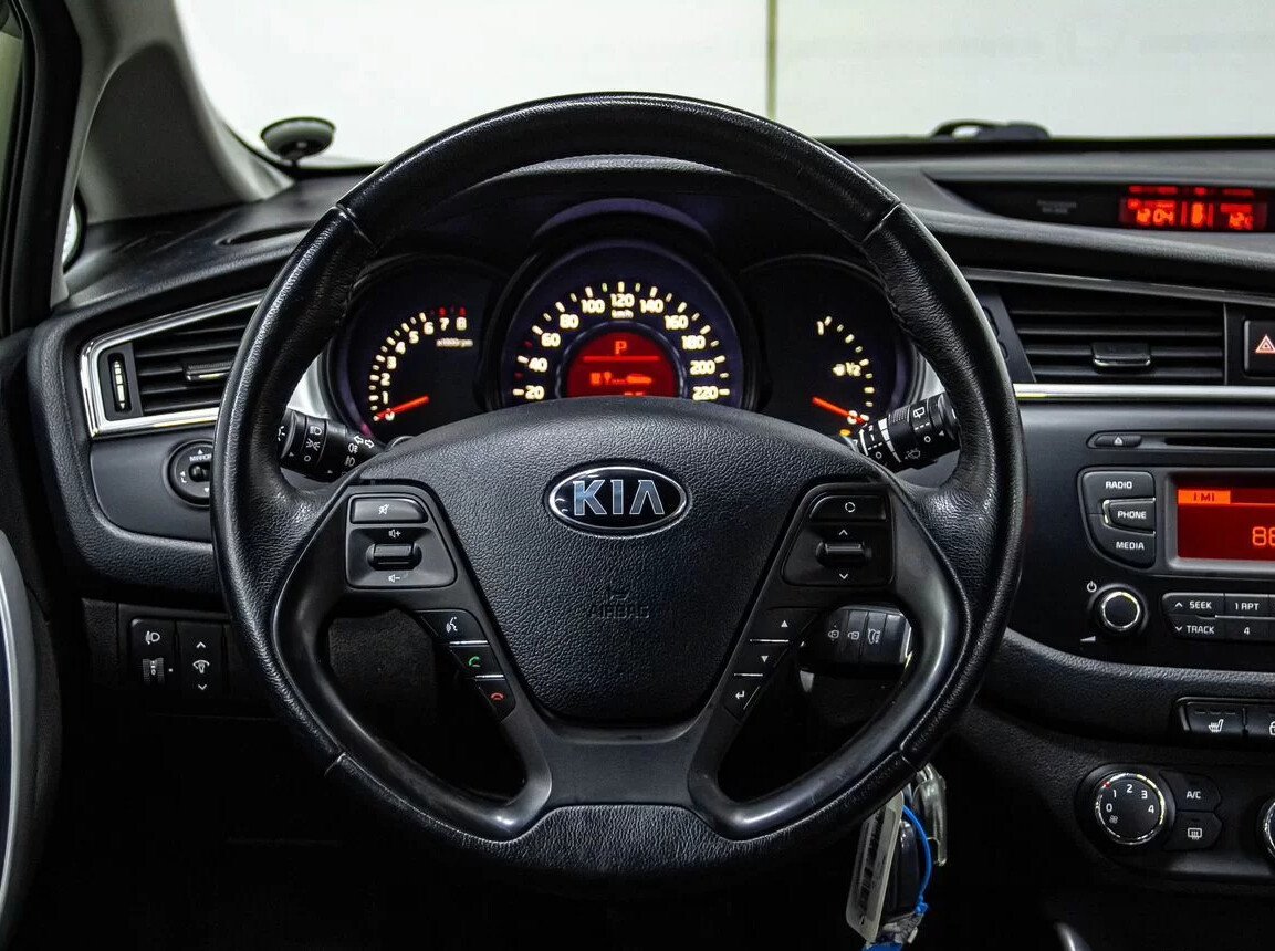 Kia Ceed, II Рестайлинг 1.6 AT (130 л.с.)
