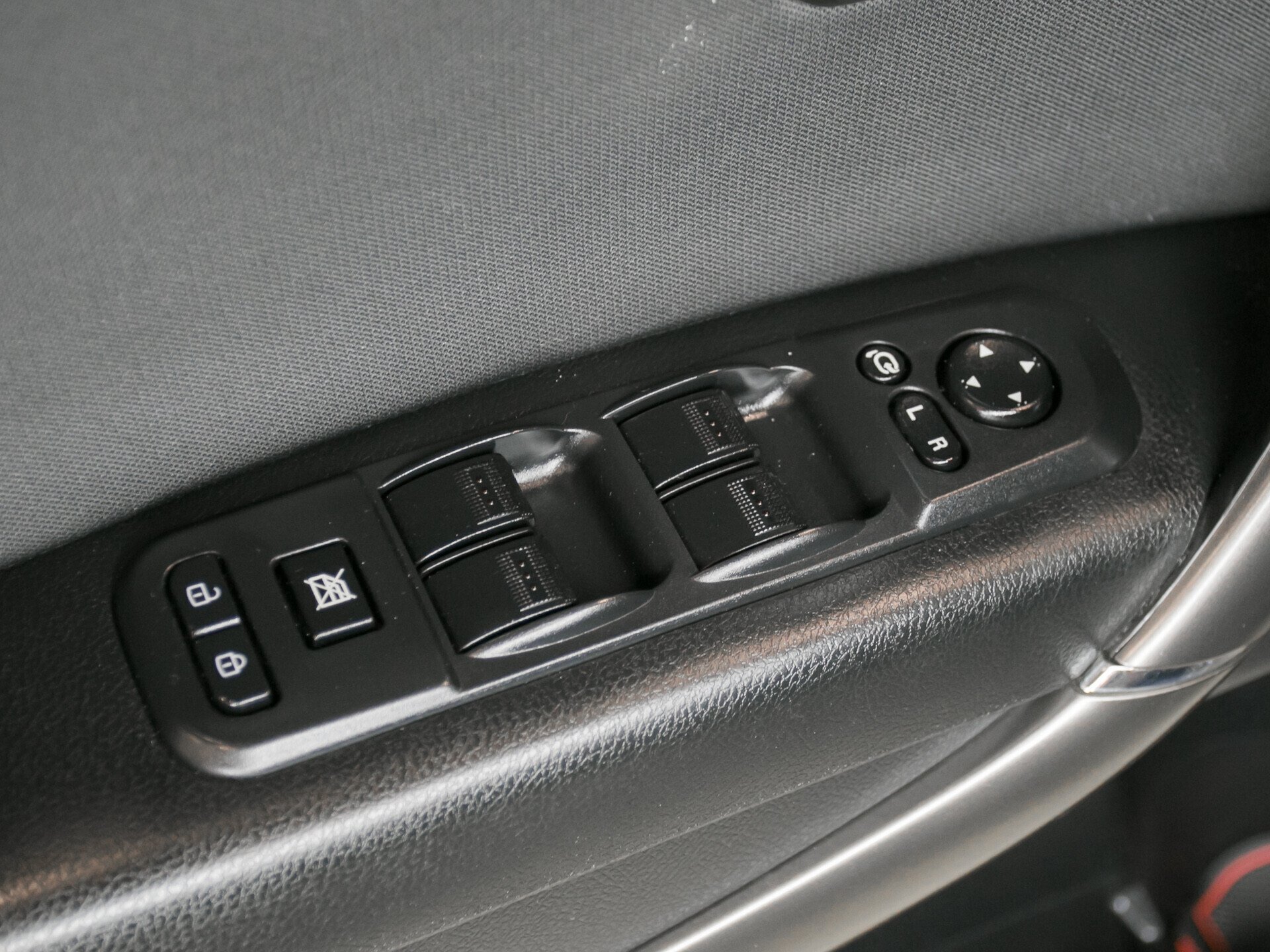 FAW Besturn X80, I 2.0 AT (142 л.с.)