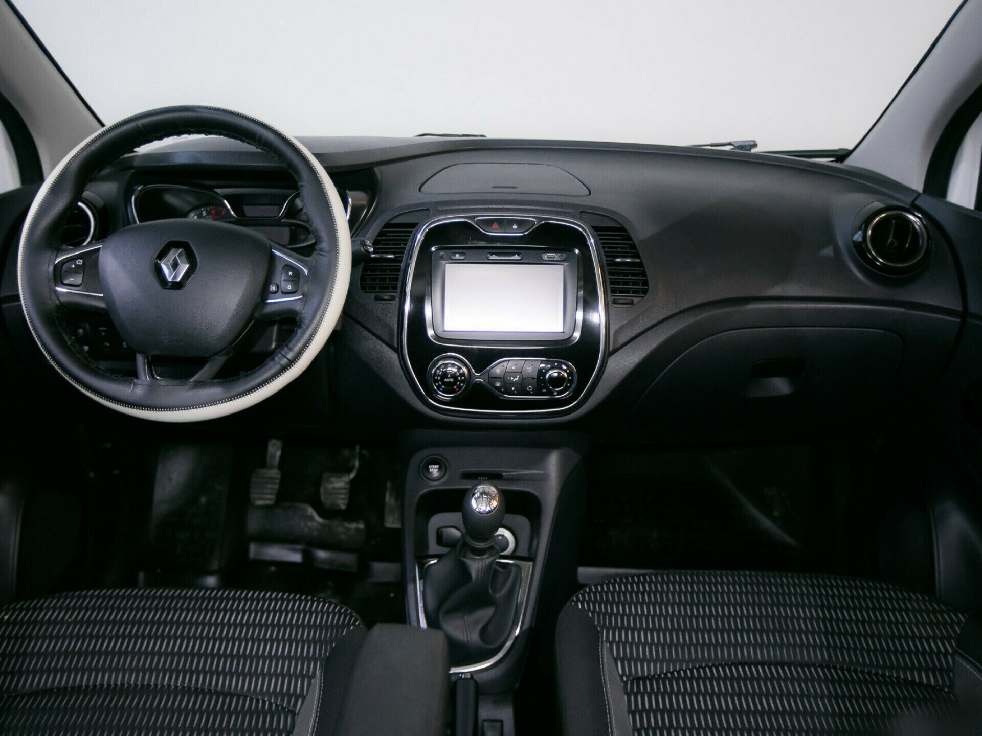 Renault Kaptur, I 2.0 MT (143 л.с.) 4WD