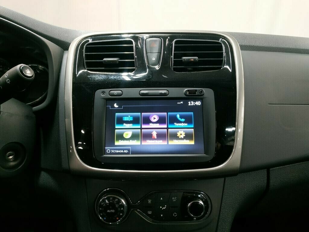 Renault Sandero, II Рестайлинг 1.6 MT (82 л.с.)