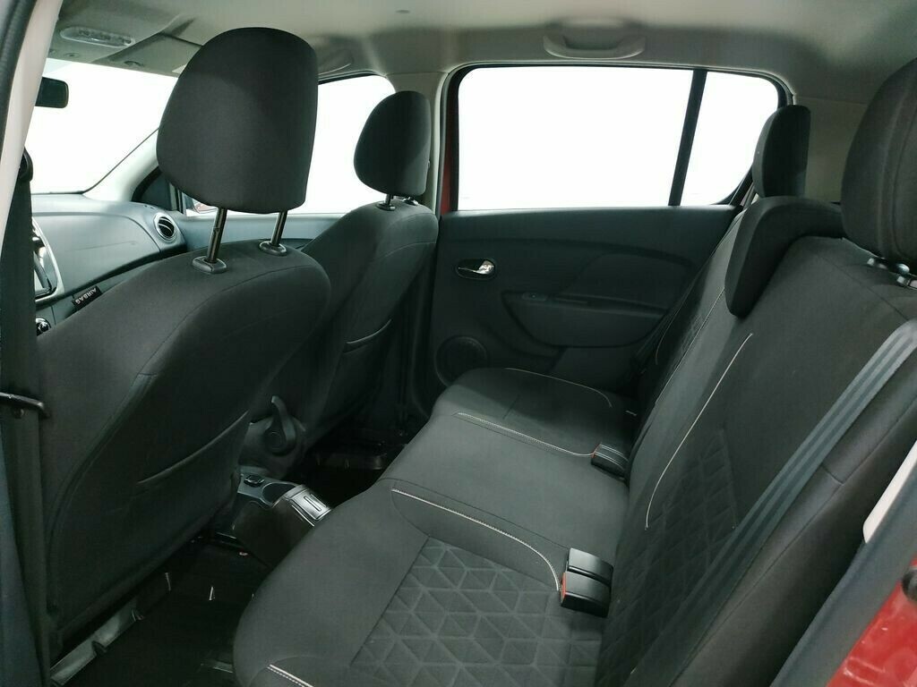 Renault Sandero, II Рестайлинг 1.6 MT (82 л.с.)