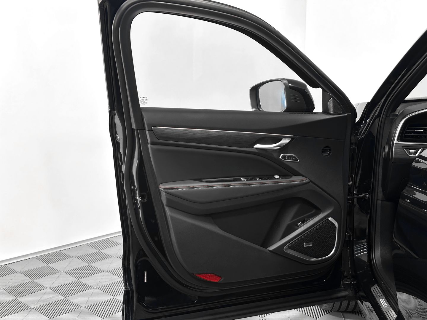 Geely Tugella, I Рестайлинг 2.0 AT (238 л.с.) 4WD