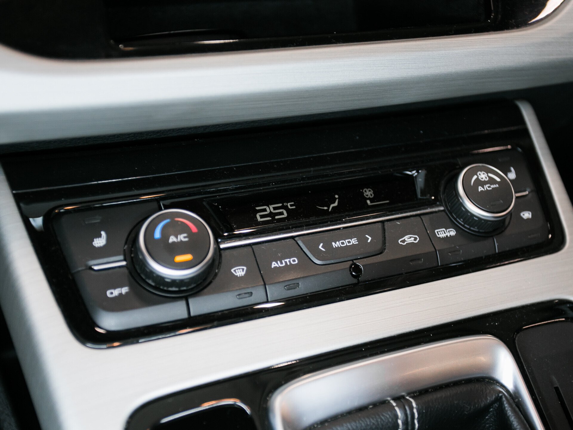 Geely Atlas, I 2.0 MT (139 л.с.)