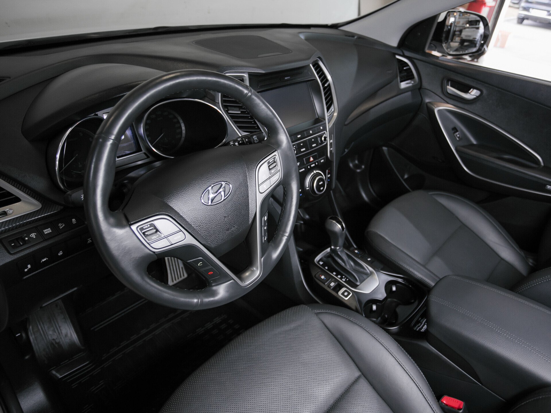 Hyundai Santa Fe, III Рестайлинг 2.4 AT (171 л.с.) 4WD