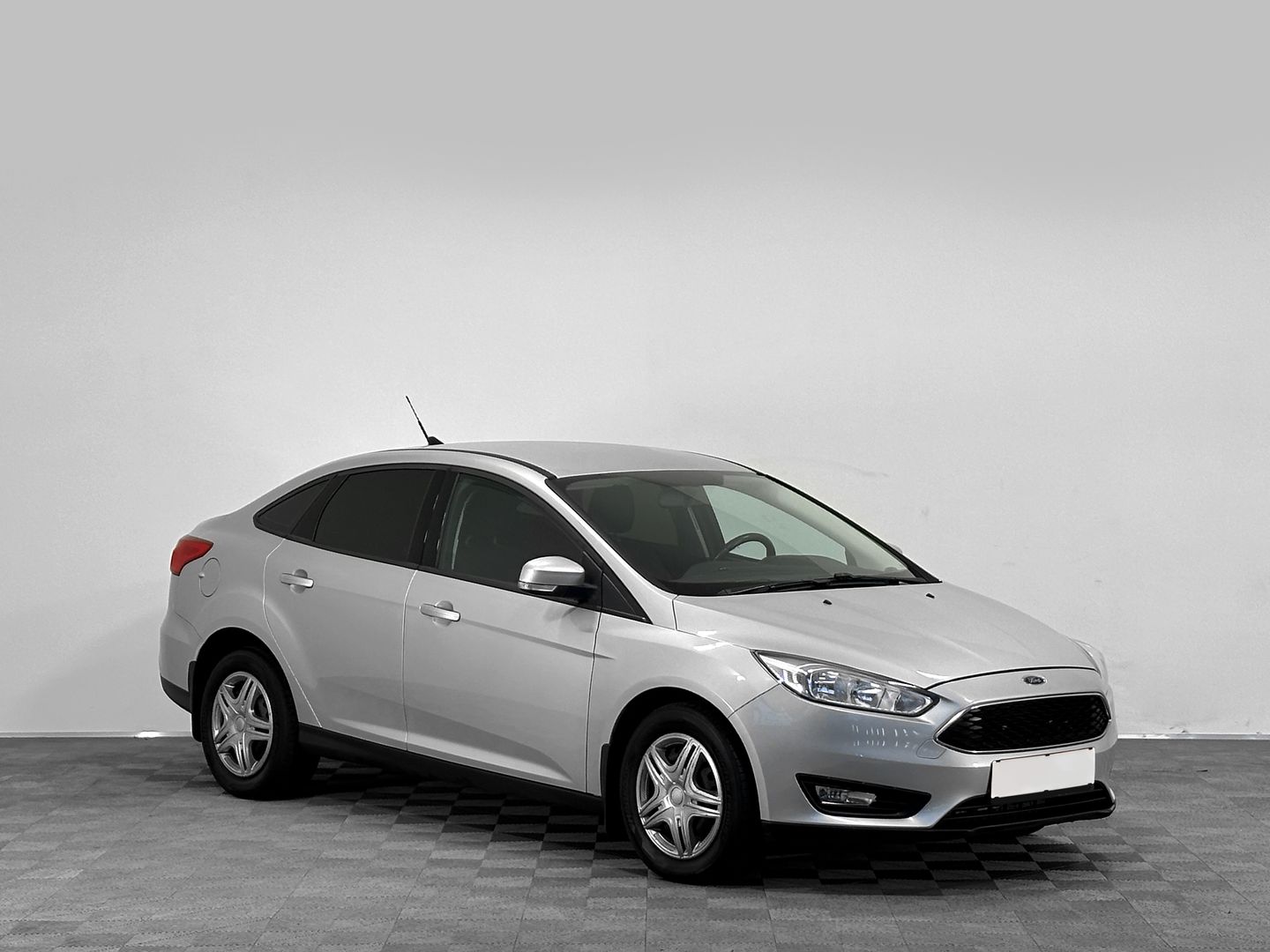 Ford Focus, III Рестайлинг 1.6 MT (105 л.с.)