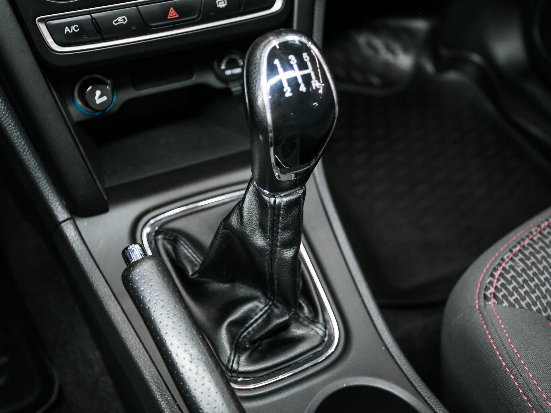 Chery Tiggo 3, I 1.6 MT (126 л.с.)