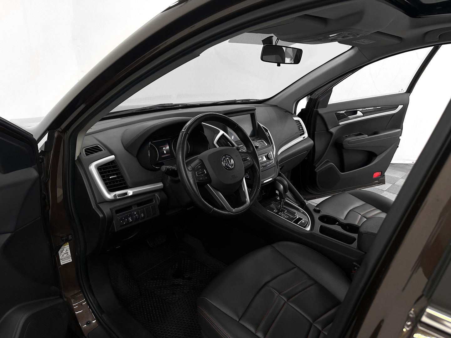 Dongfeng AX7, I 2.0 AT (140 л.с.)