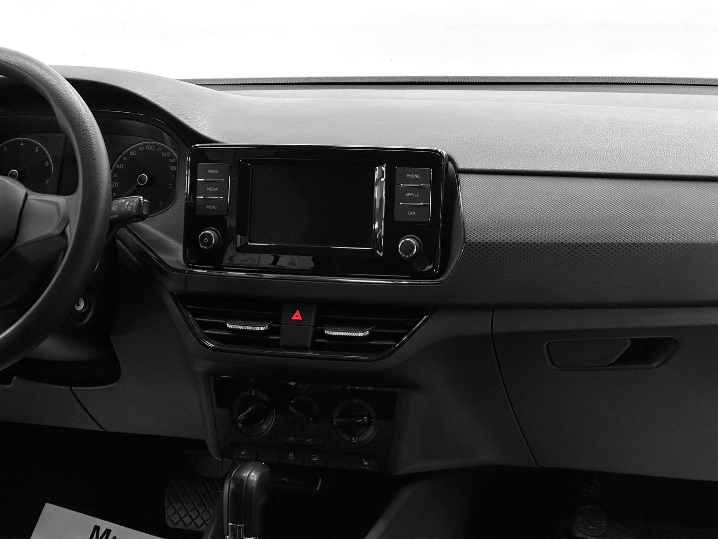Volkswagen Polo, VI 1.6 AT (110 л.с.)