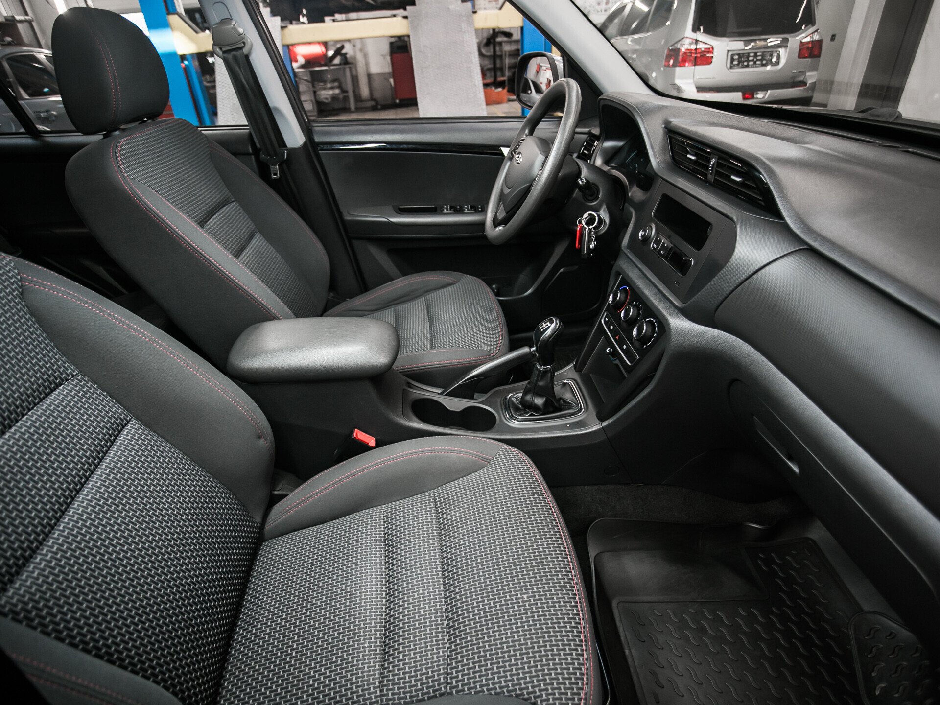 Chery Tiggo 3, I 1.6 MT (126 л.с.)