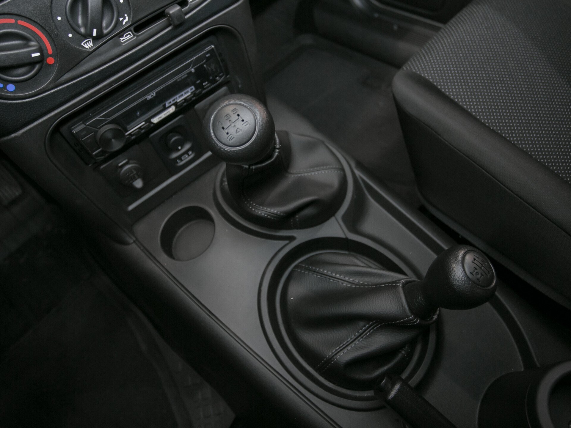 LADA (ВАЗ) Niva, I Рестайлинг (Travel) 1.7 MT (80 л.с.) 4WD