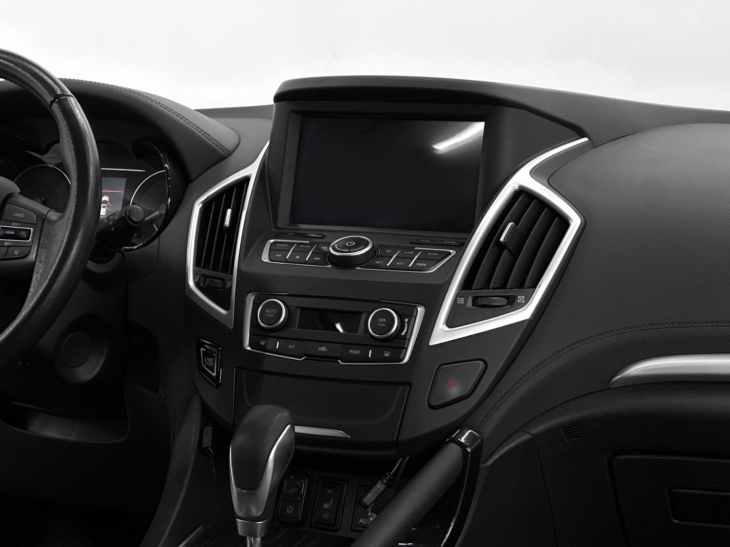 Dongfeng AX7, I 2.0 AT (140 л.с.)