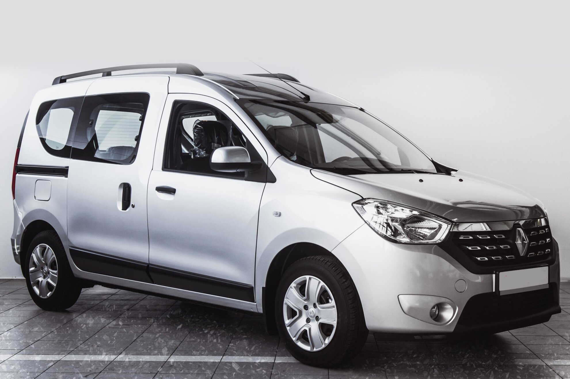 Renault Dokker, I 1.6 MT (82 л.с.)
