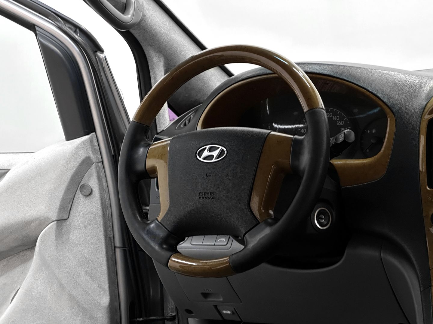 Hyundai Grand Starex, I 2.5d AT (145 л.с.)