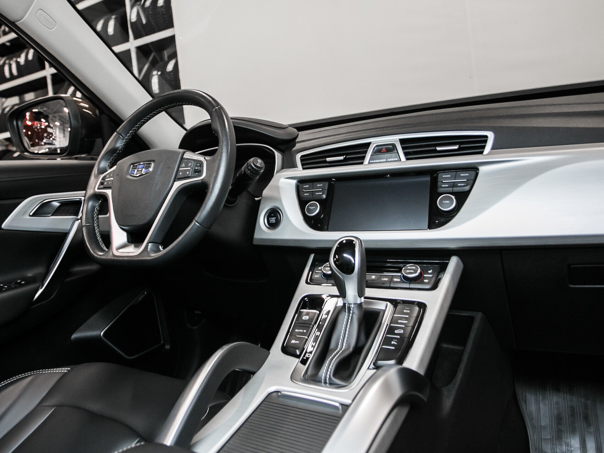 Geely Atlas, I 2.4 AT (149 л.с.) 4WD